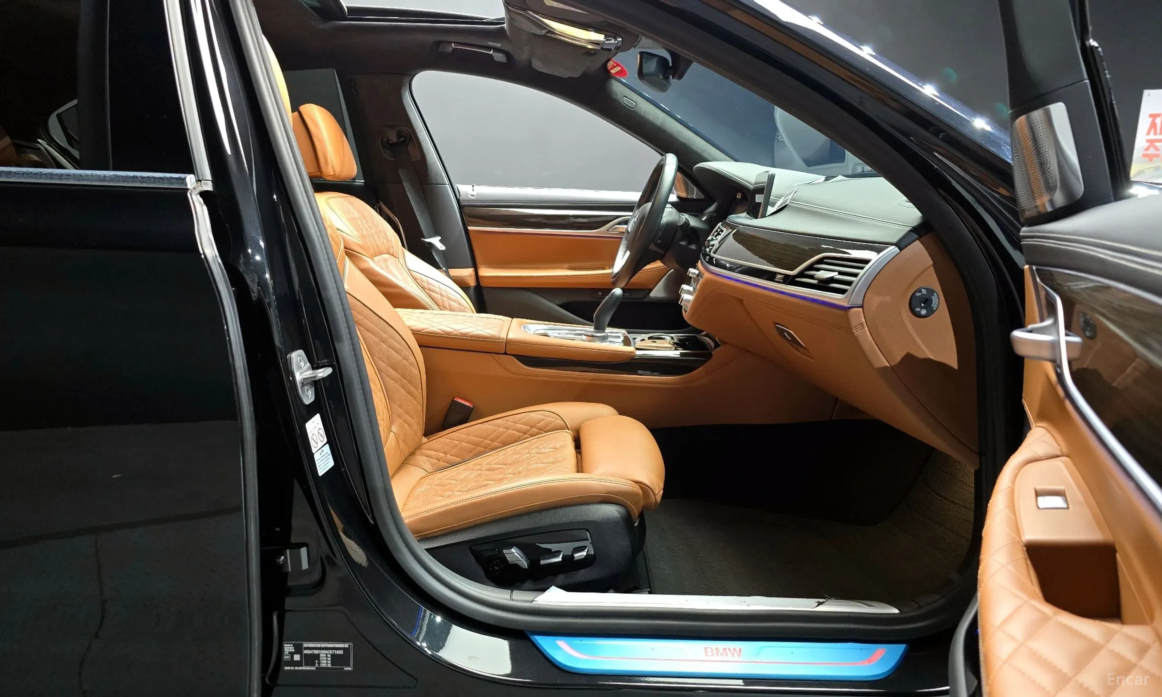 BMW 7 Series (G11) превью 11