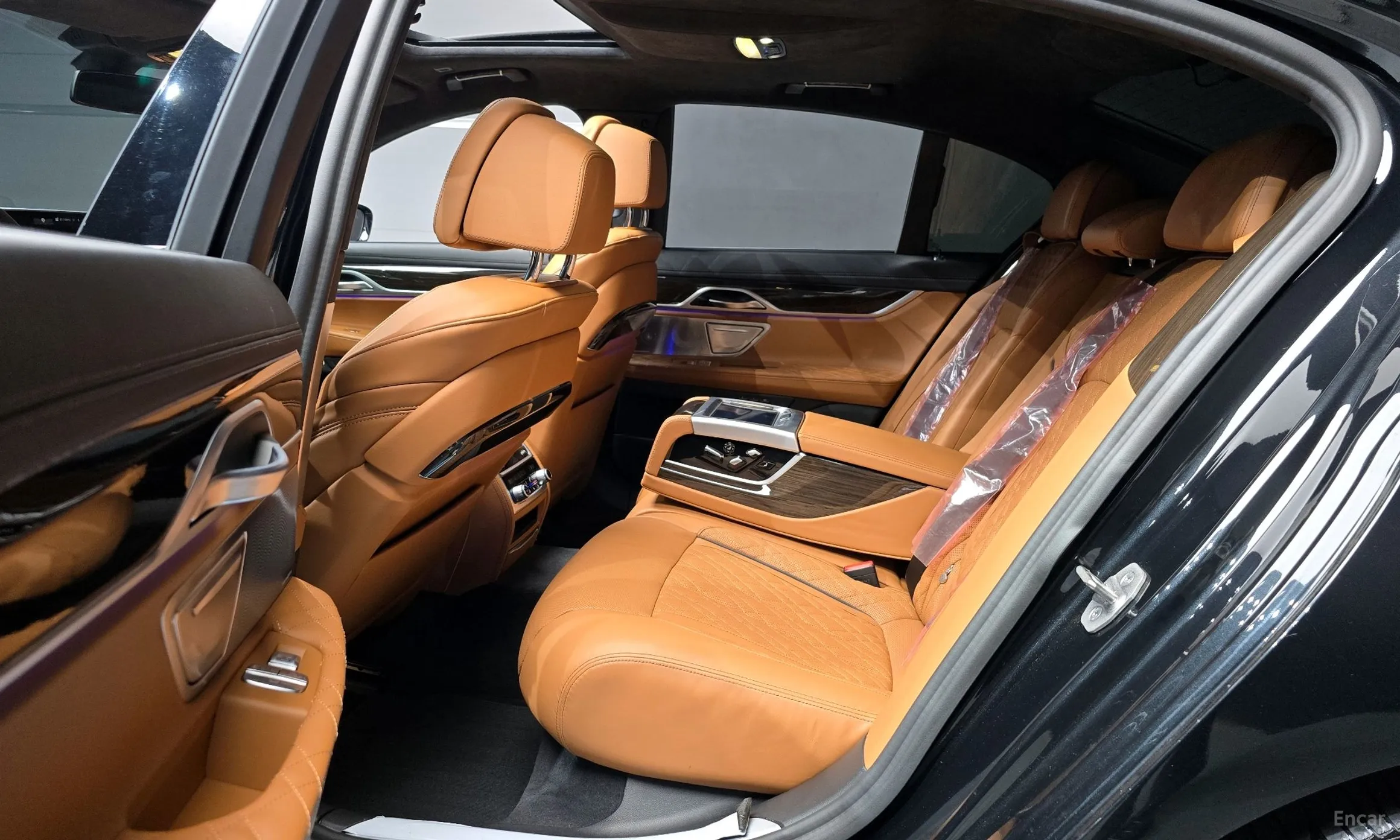 BMW 7 Series (G11) превью 12