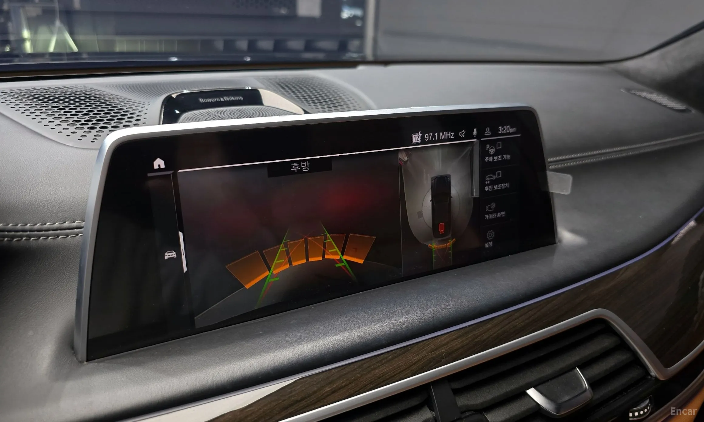 BMW 7 Series (G11) превью 14