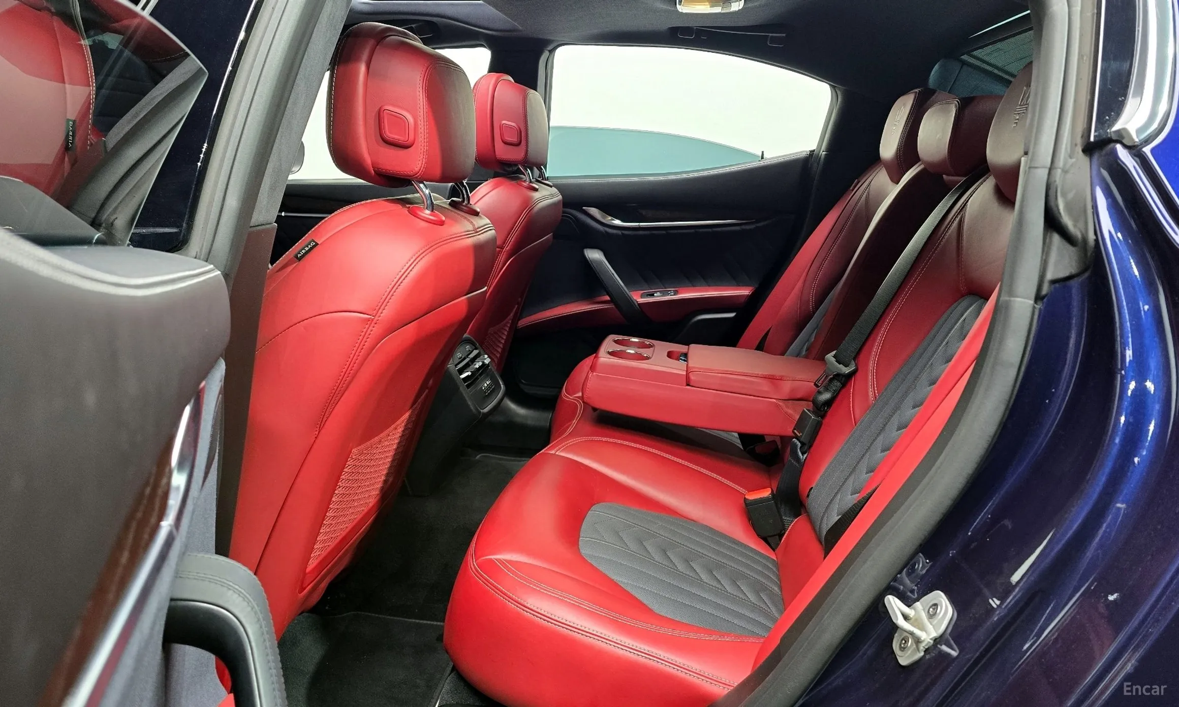 Maserati Ghibli превью 12