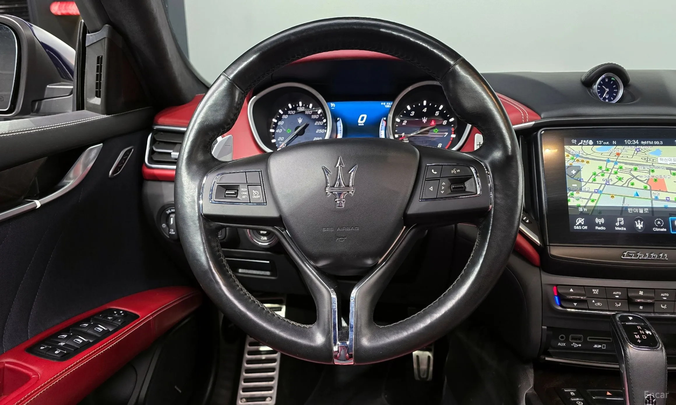 Maserati Ghibli превью 13