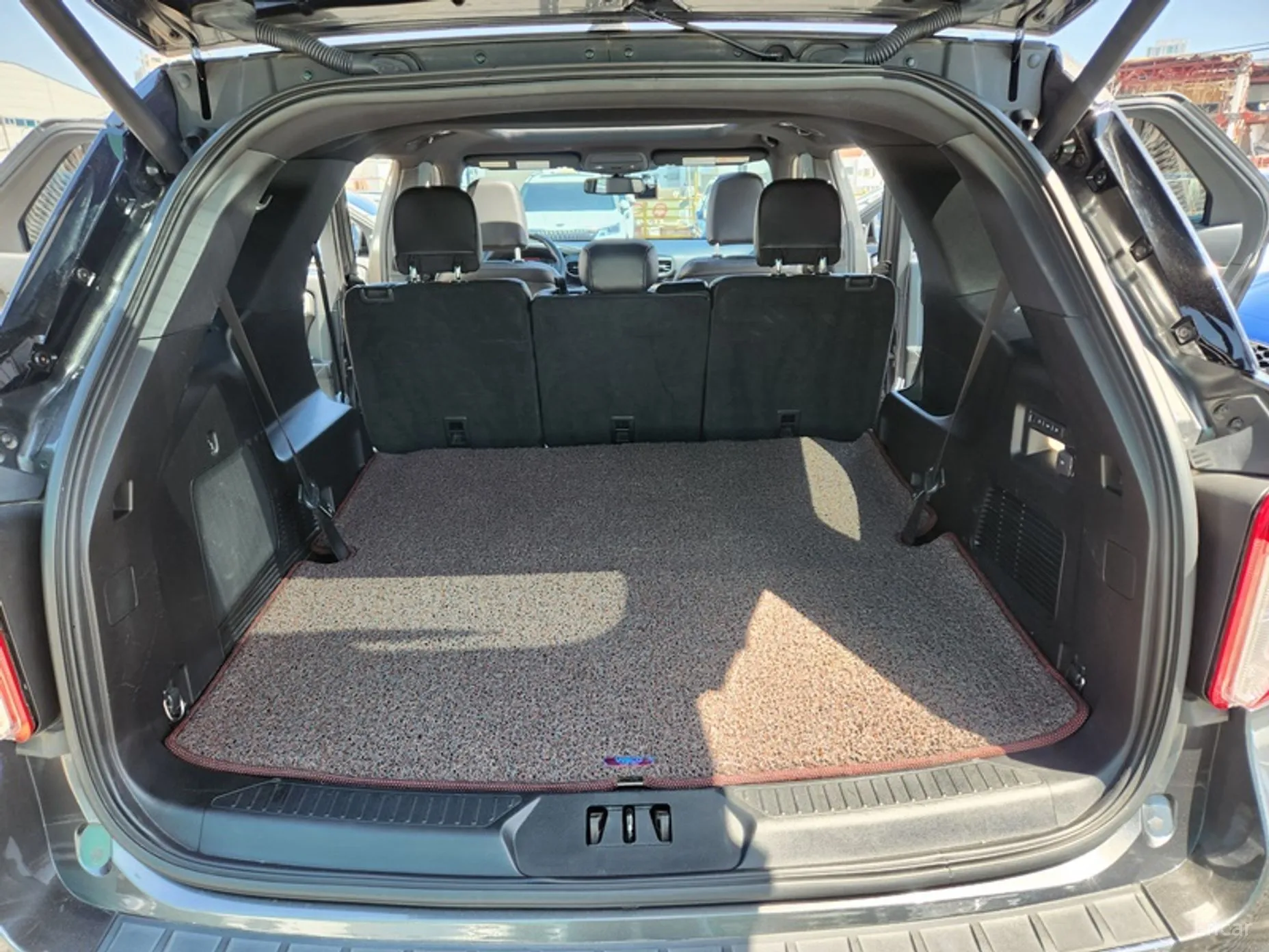 Ford Explorer 6th Generation превью 20
