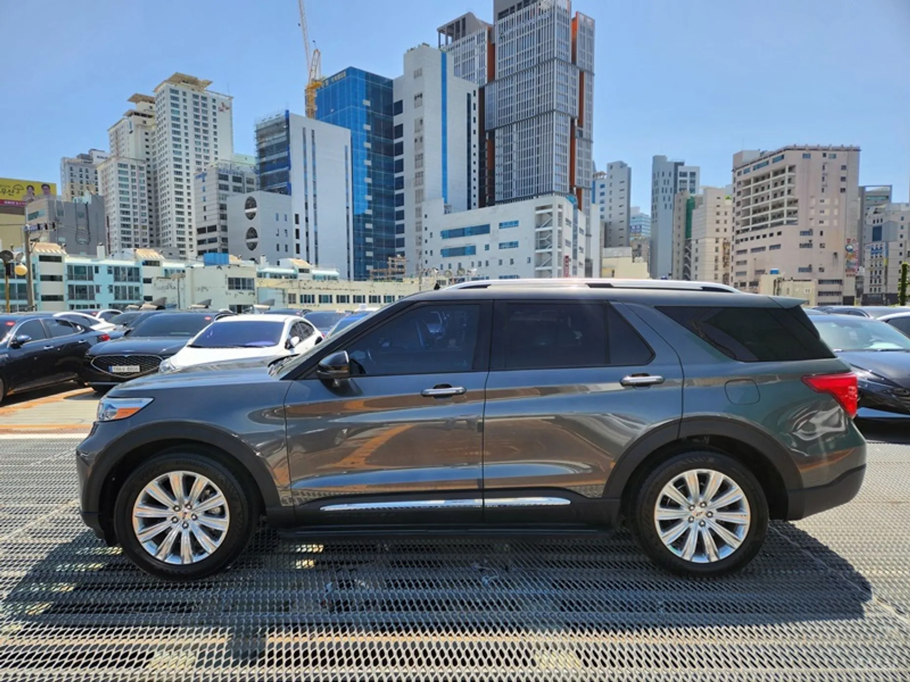 Ford Explorer 6th Generation превью 3