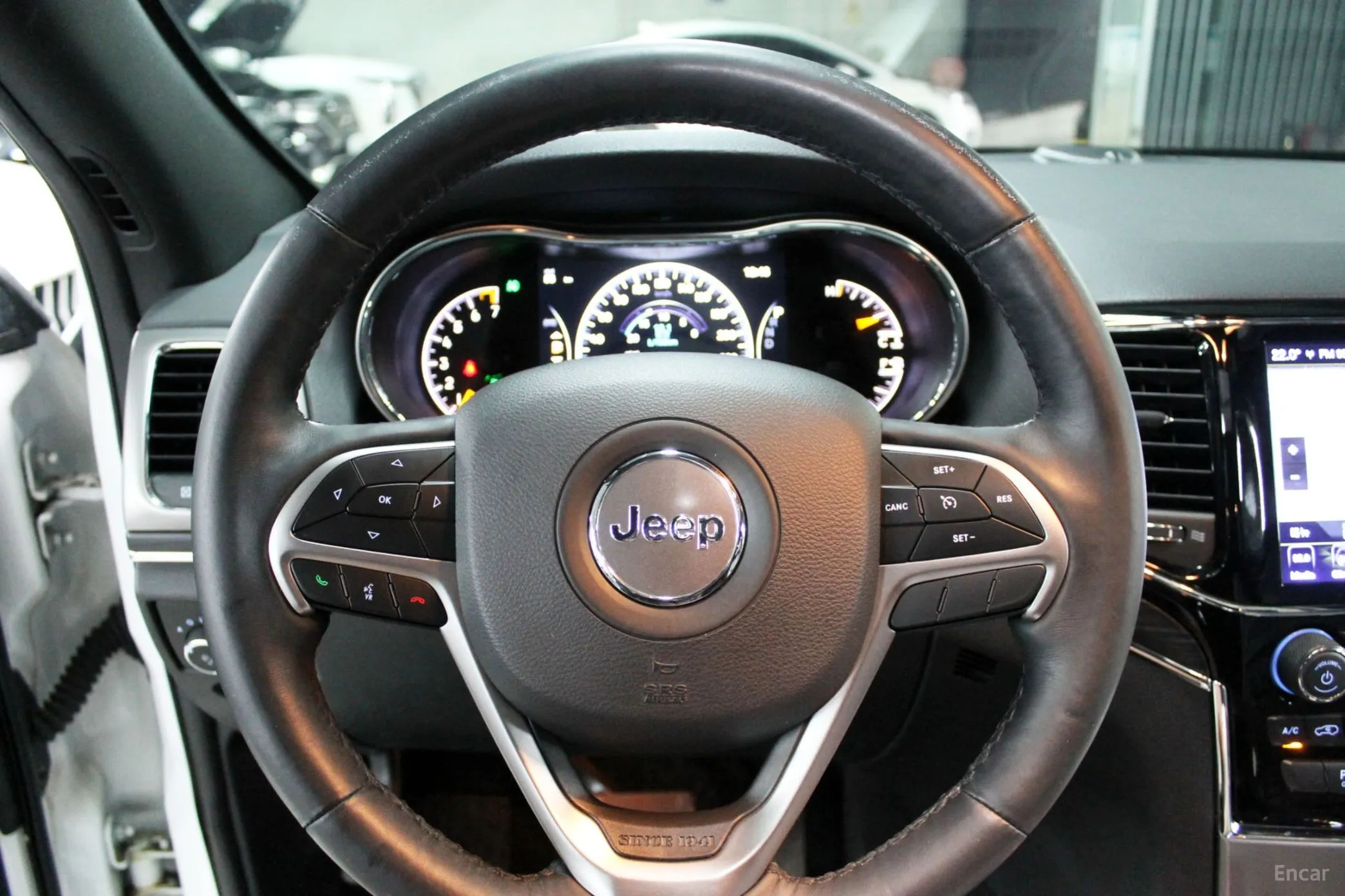 Jeep Grand Cherokee превью 12