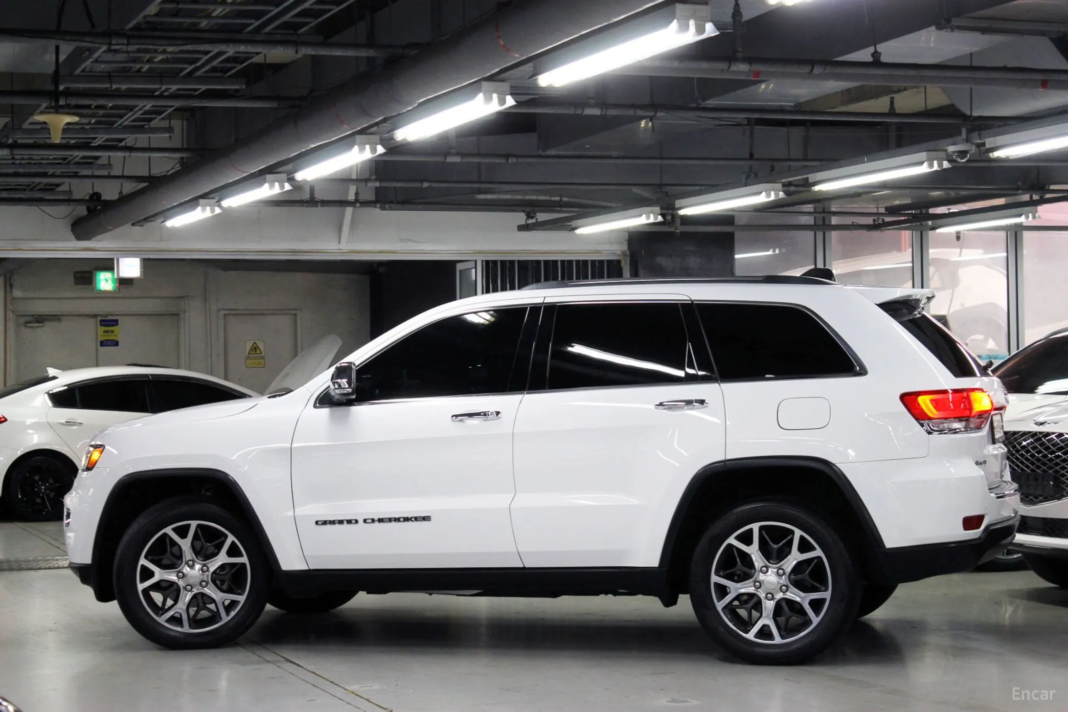 Jeep Grand Cherokee превью 4