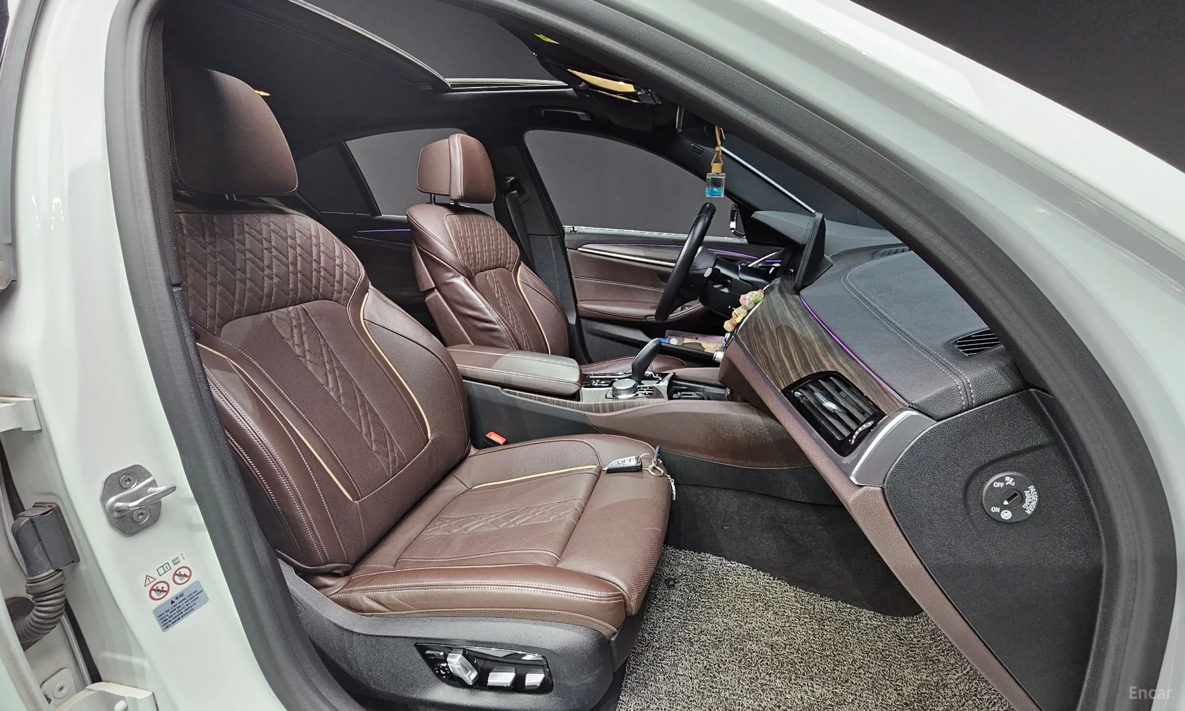 BMW 5 Series (G30) превью 10