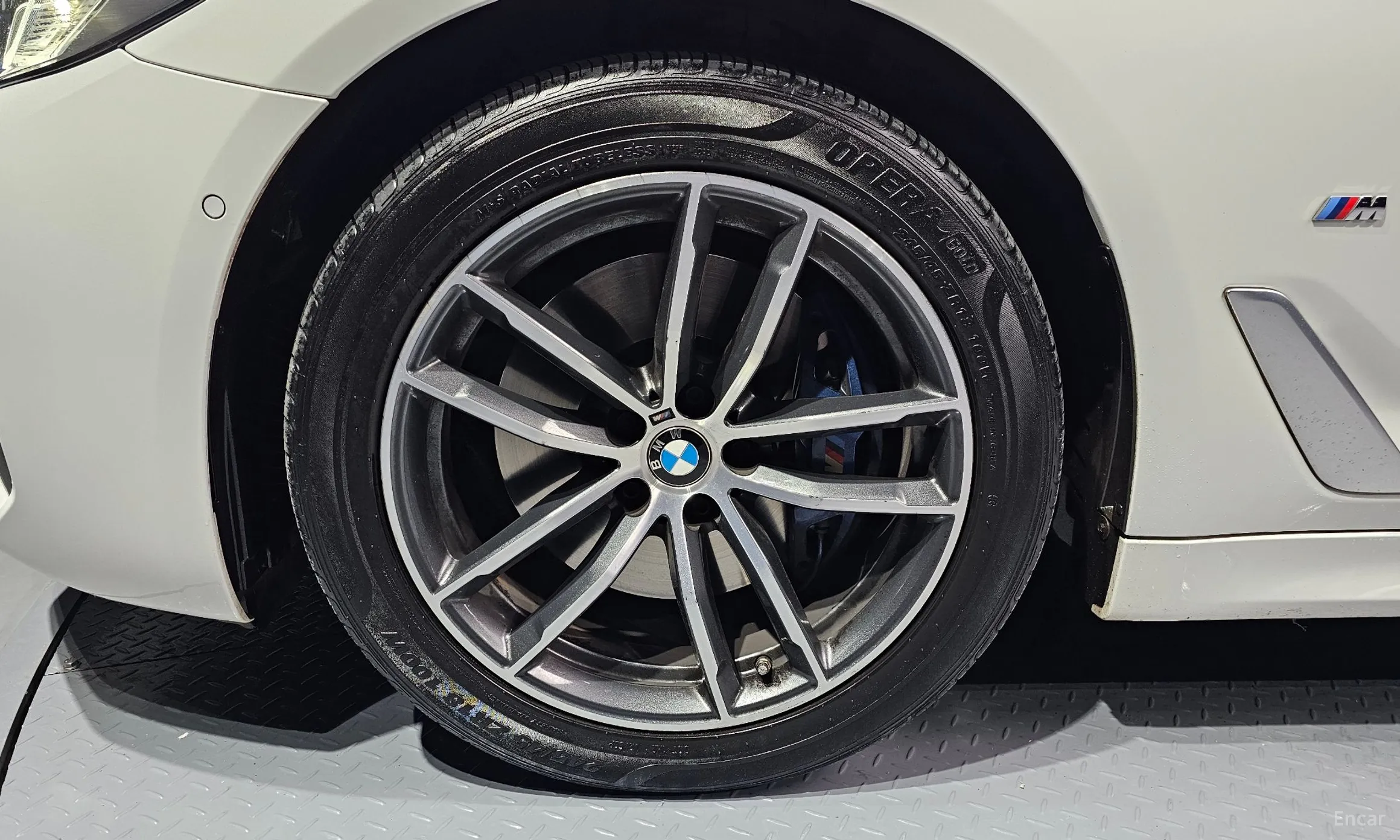 BMW 5 Series (G30) превью 5