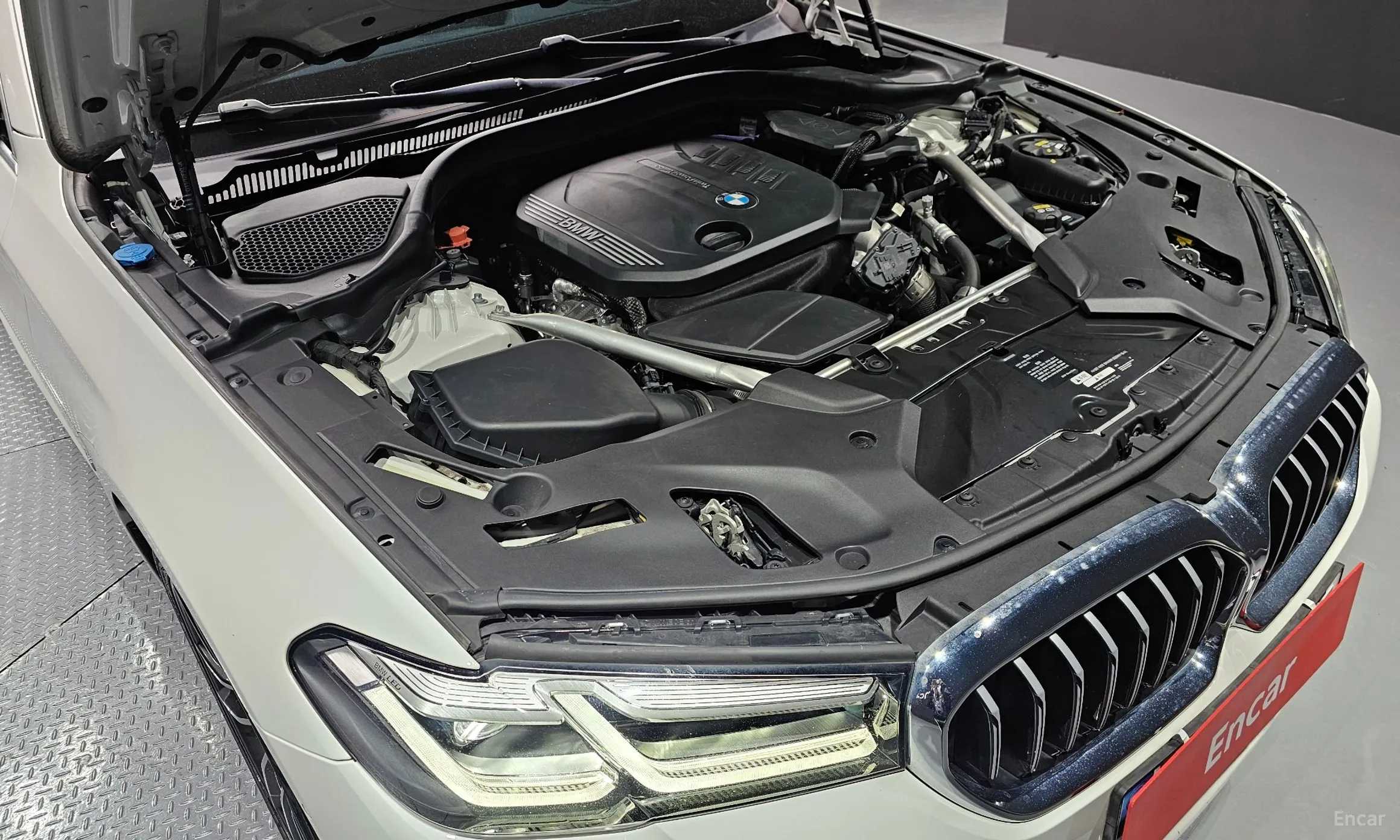 BMW 5 Series (G30) превью 6