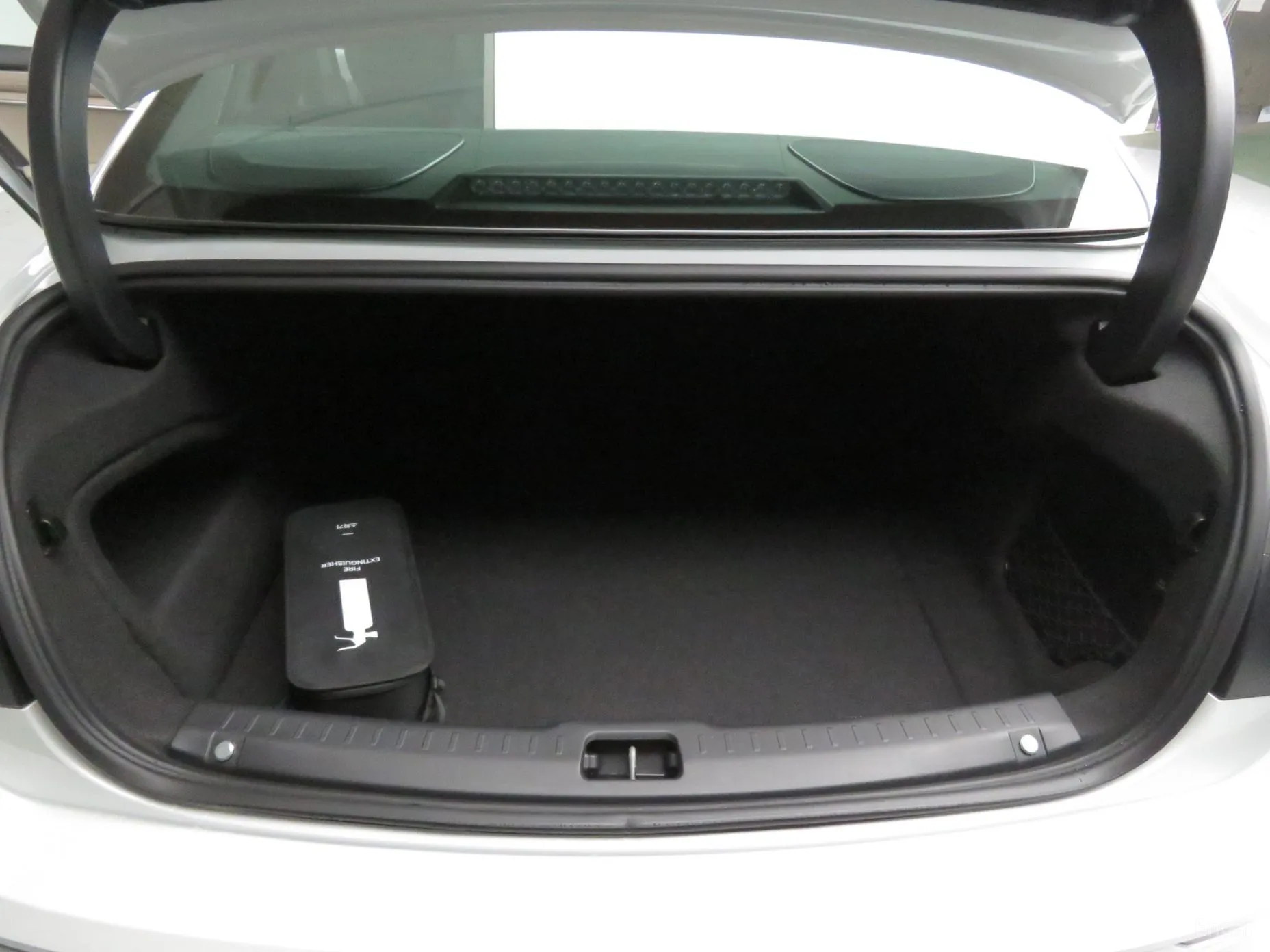 Volvo S90 превью 20
