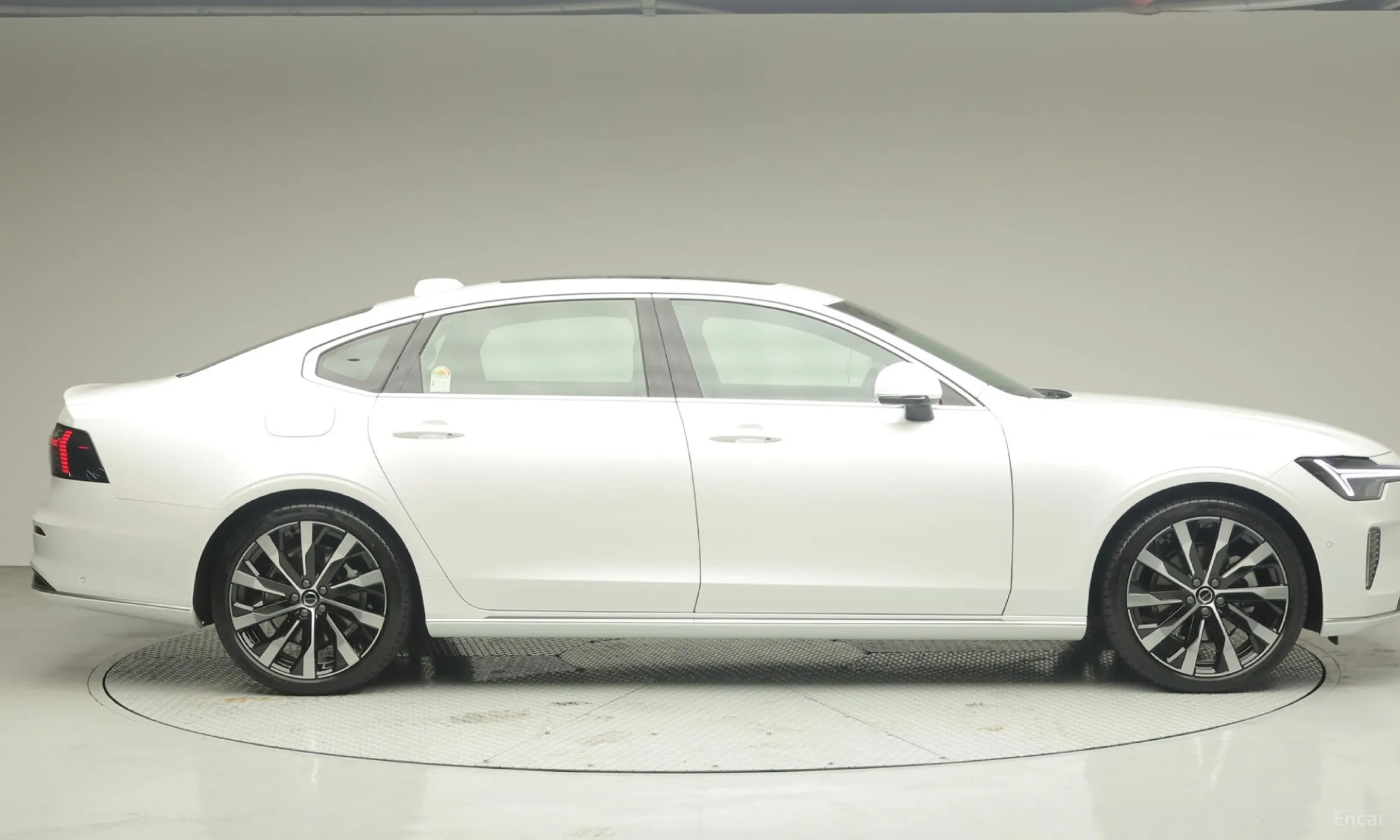 Volvo S90 превью 3