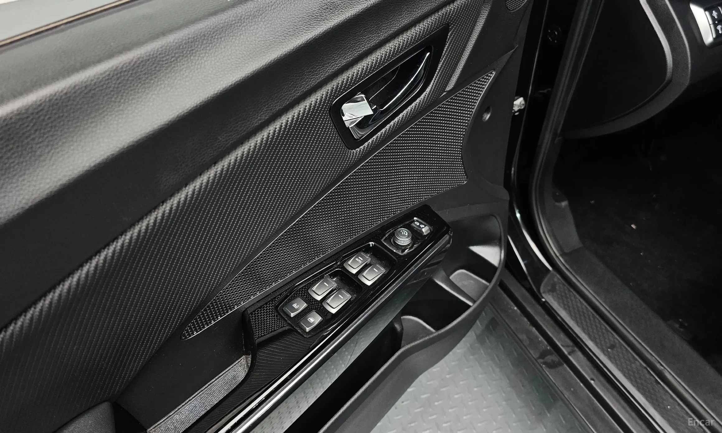 KG Mobility (SsangYong) Berry New Tivoli превью 20