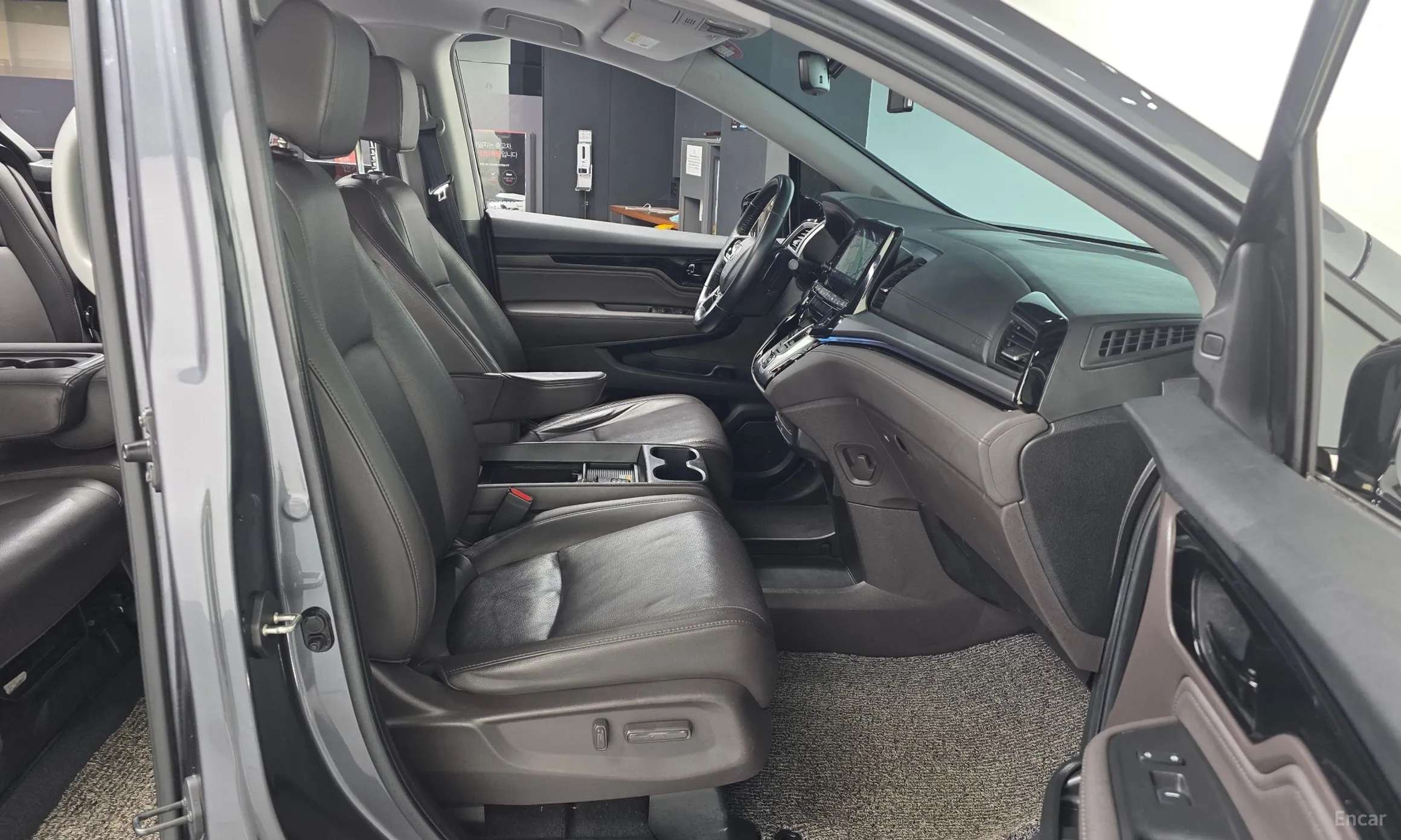 Honda Odyssey превью 11