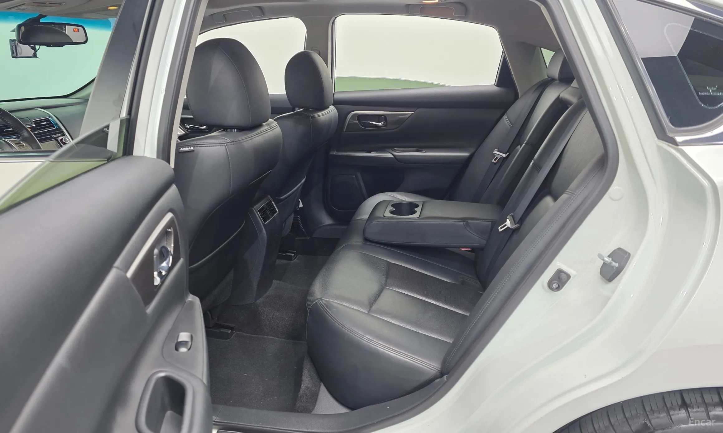 Nissan Altima превью 12