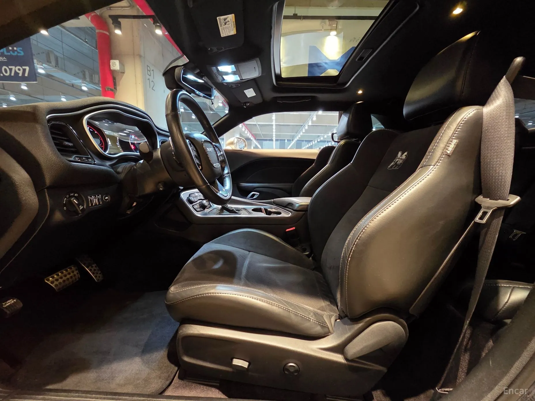 Dodge Challenger превью 11