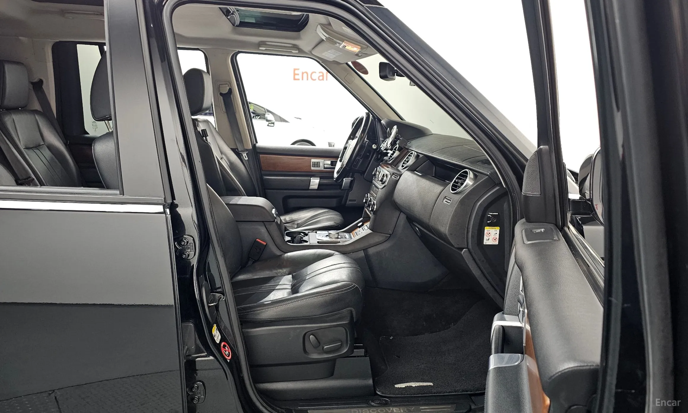 Land Rover Discovery 4 превью 11
