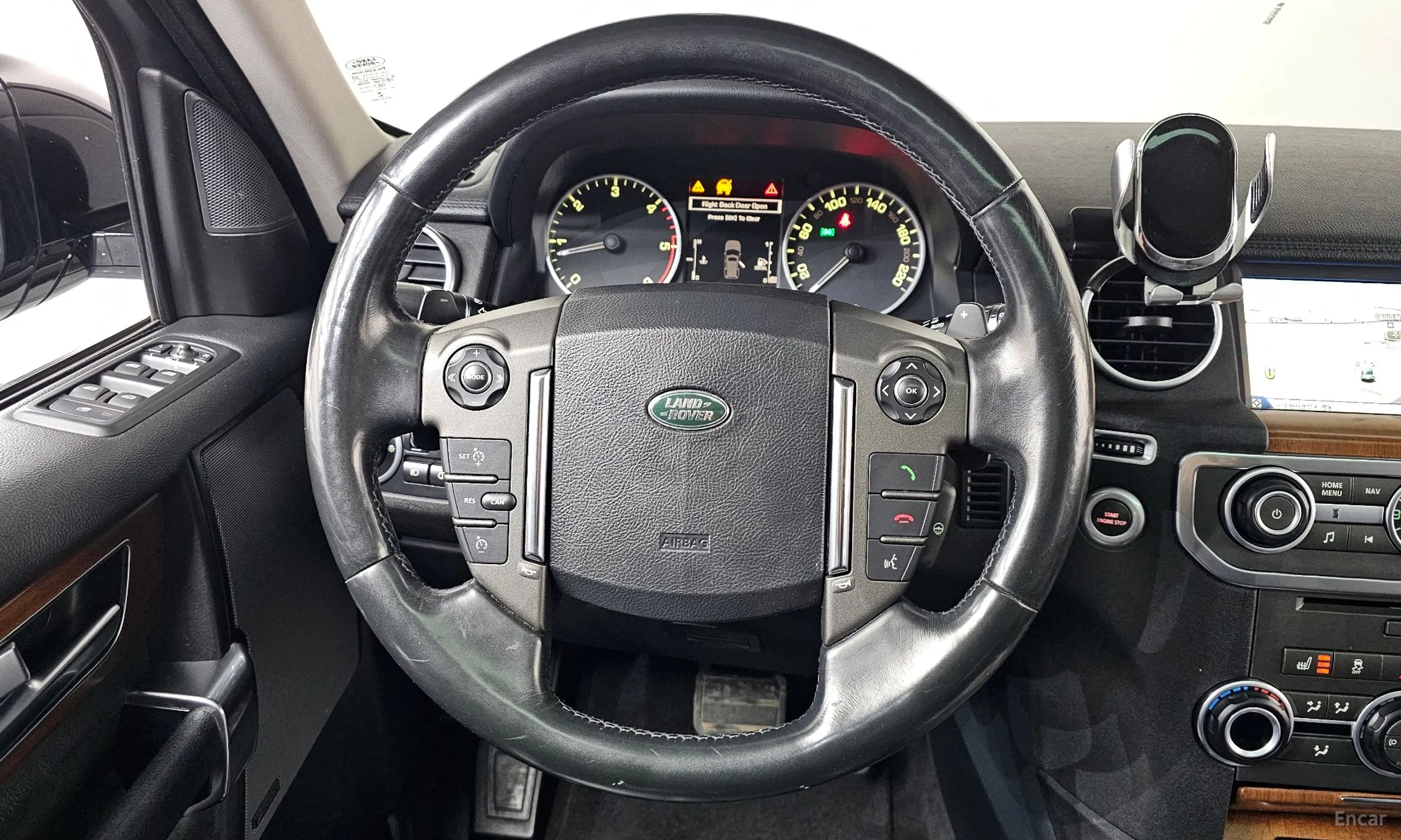 Land Rover Discovery 4 превью 12