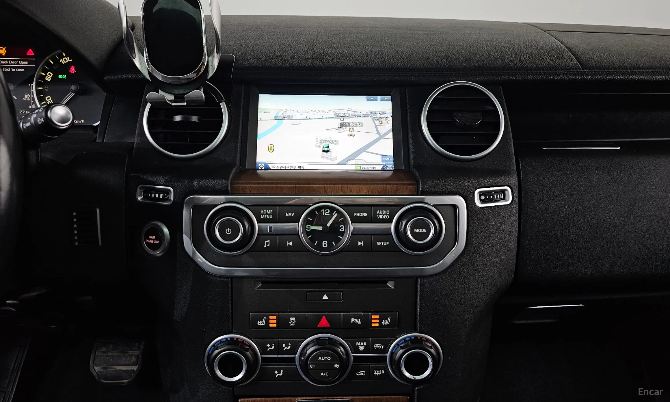 Land Rover Discovery 4 превью 13