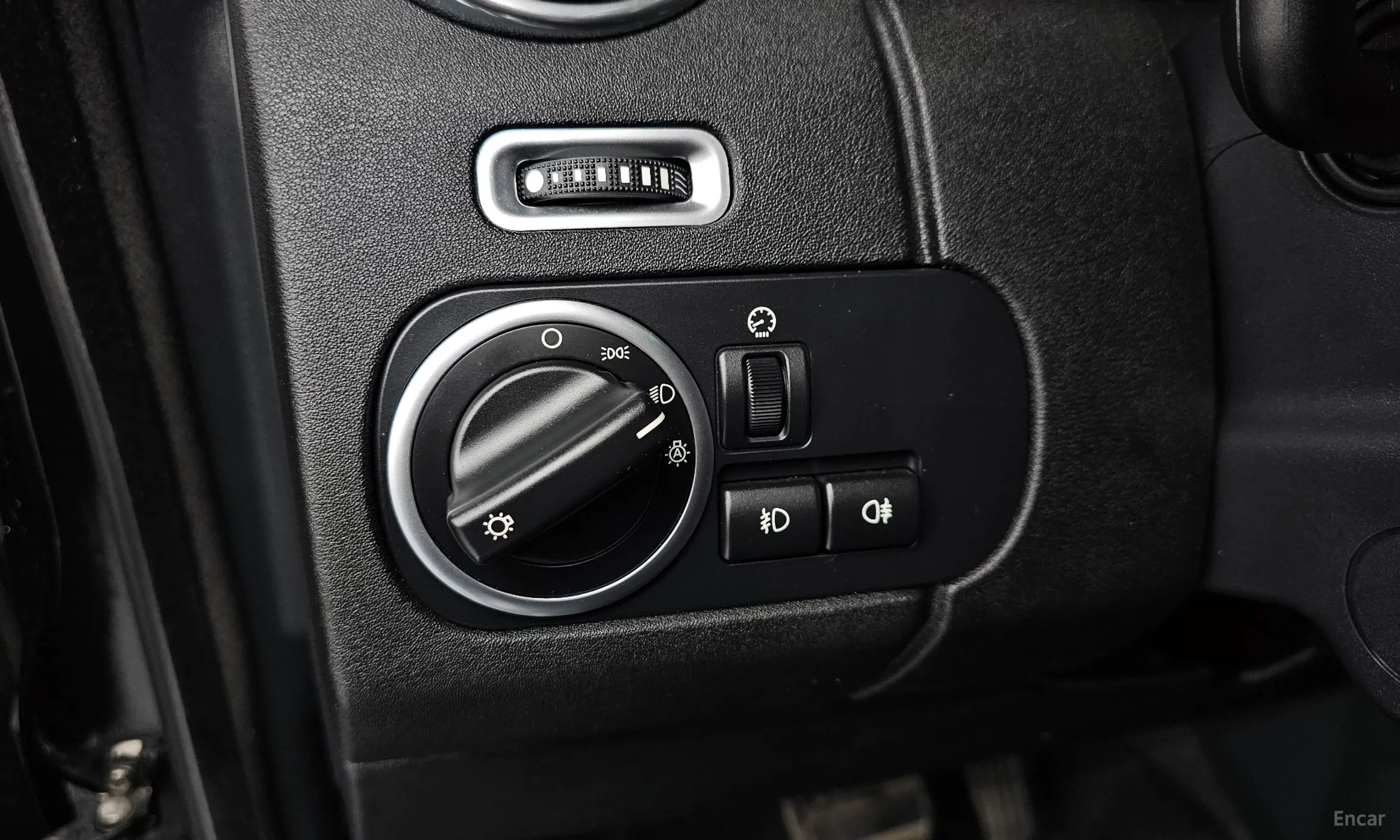 Land Rover Discovery 4 превью 15