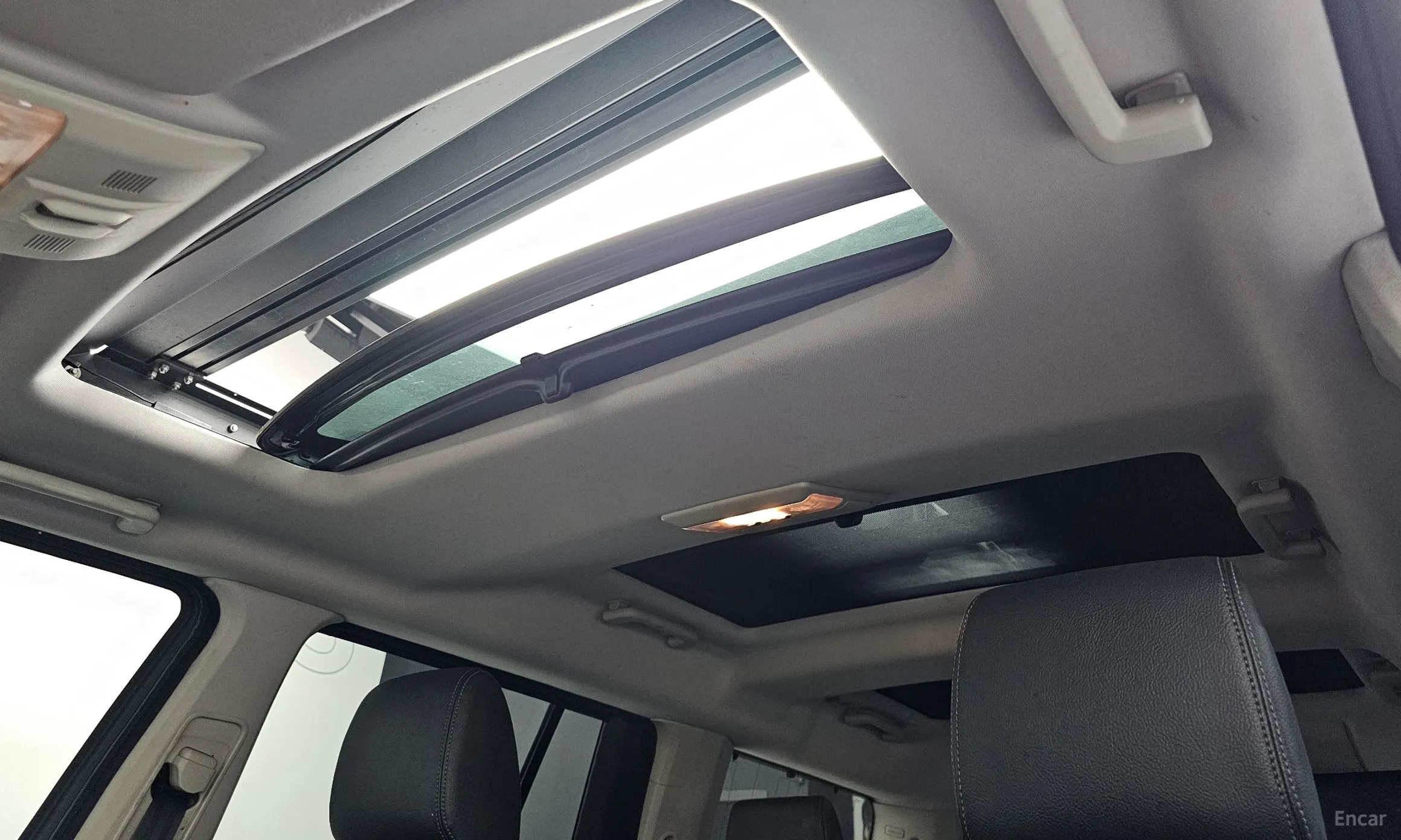 Land Rover Discovery 4 превью 19