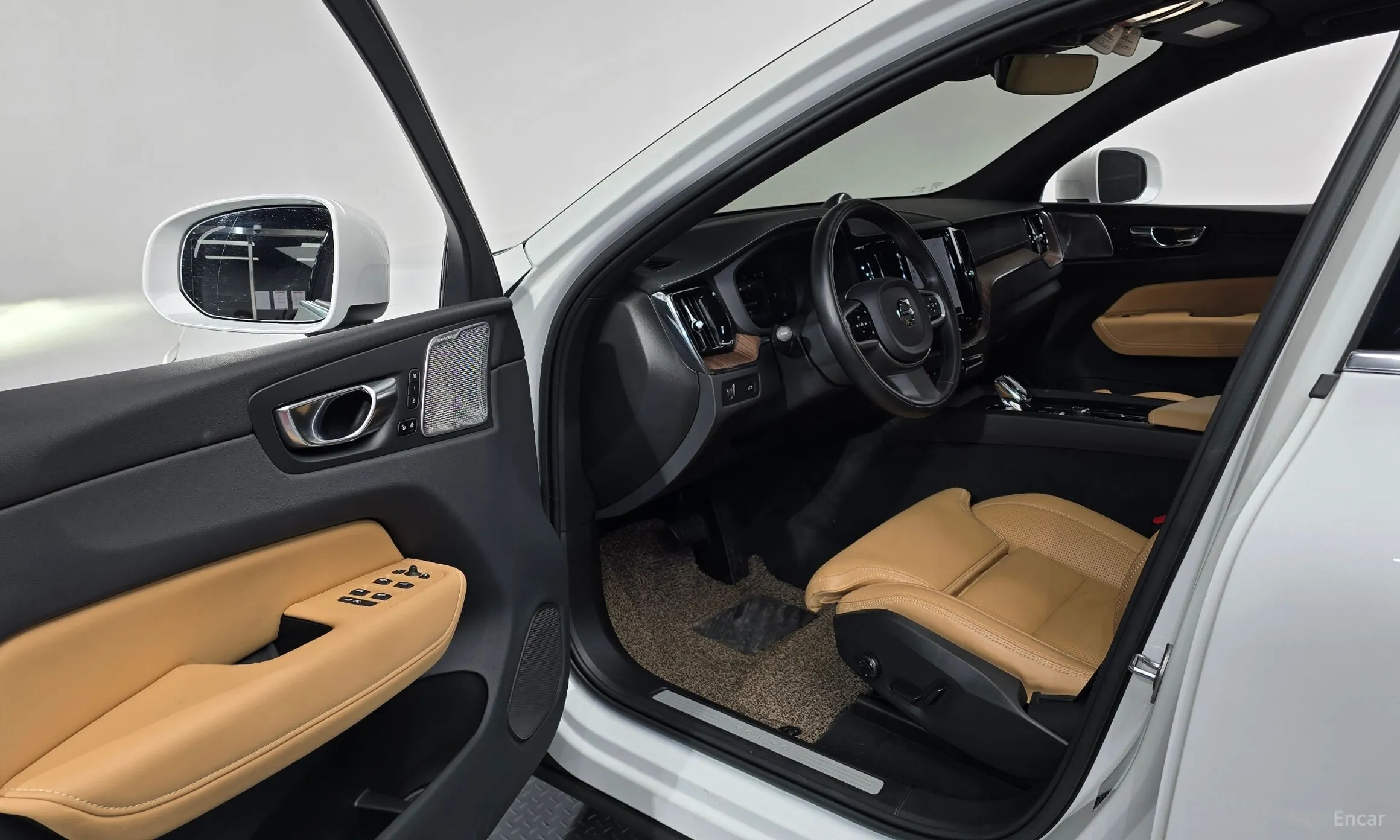 Volvo XC60 Gen 2 превью 10