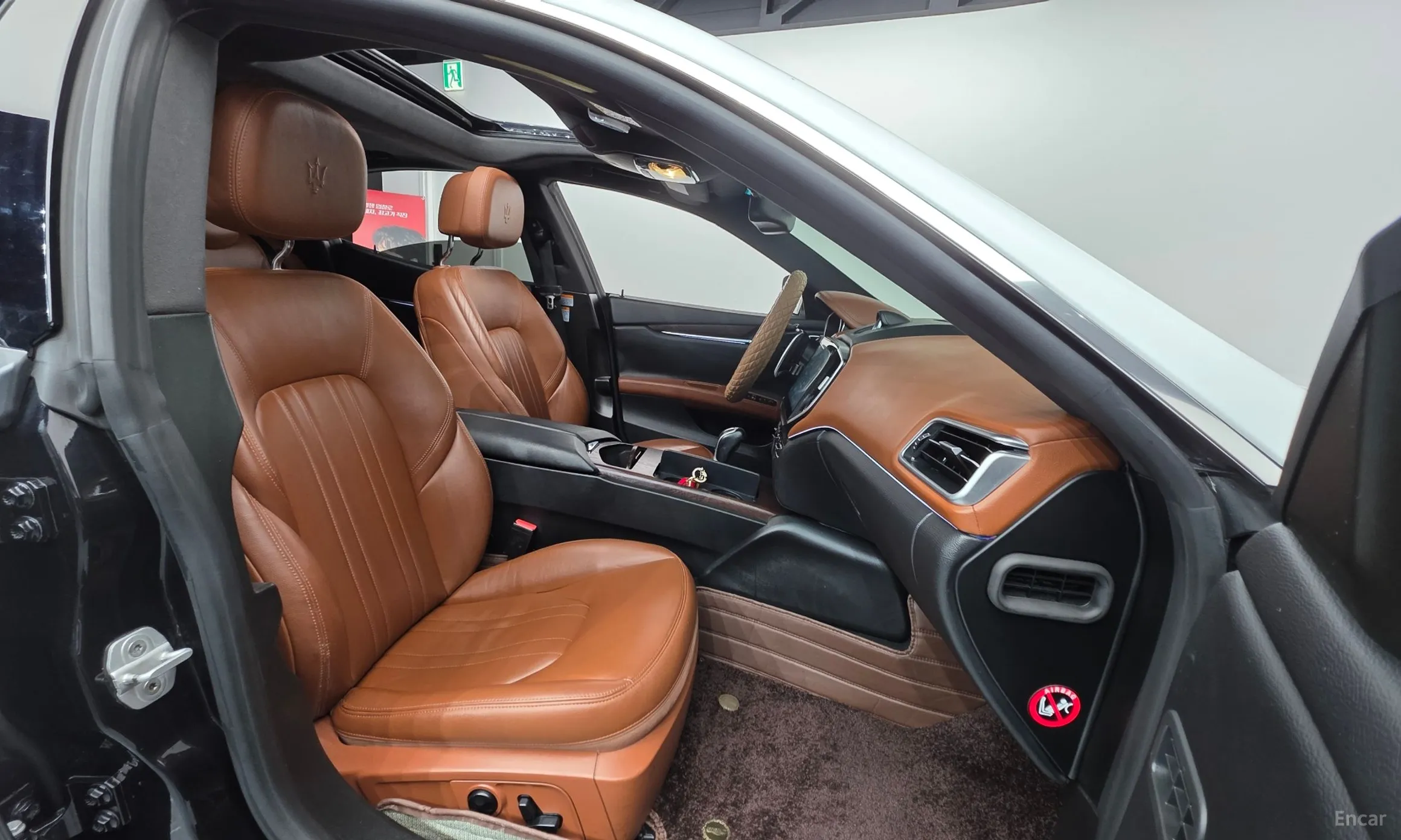 Maserati Ghibli превью 10