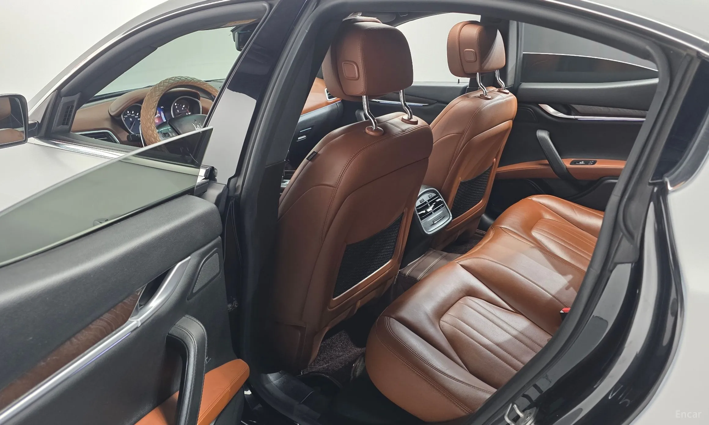 Maserati Ghibli превью 18