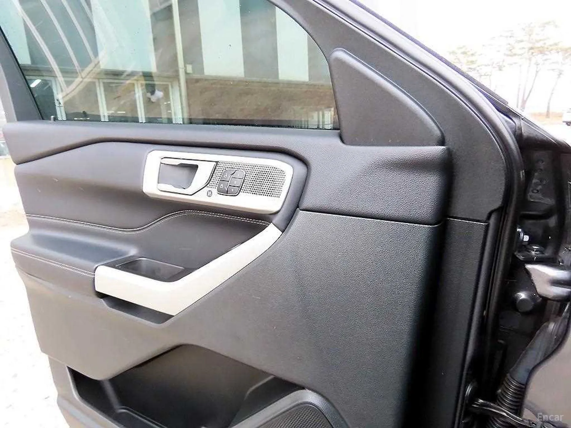 Ford Explorer 6th Generation превью 11