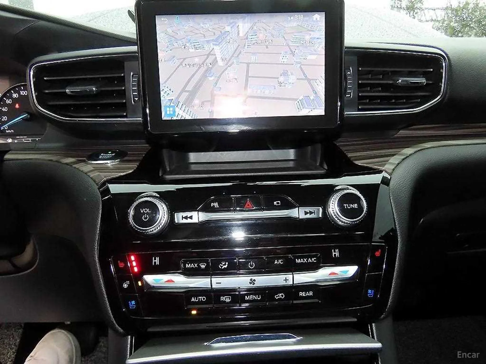 Ford Explorer 6th Generation превью 13