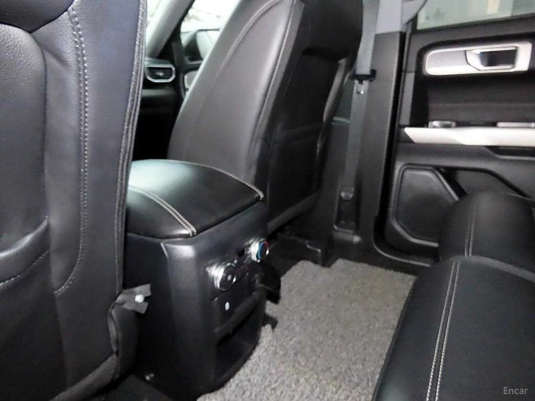 Ford Explorer 6th Generation превью 15