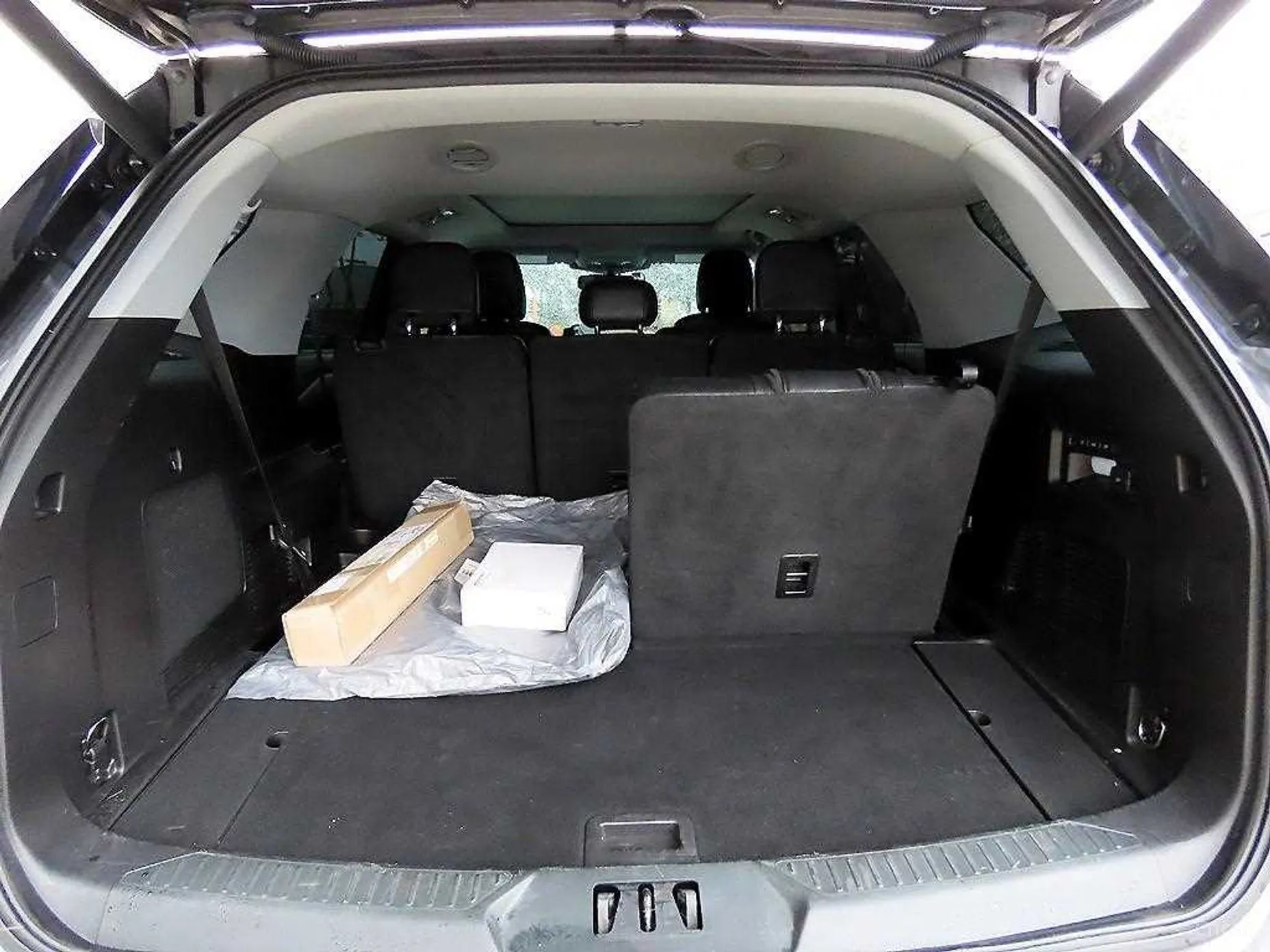 Ford Explorer 6th Generation превью 17