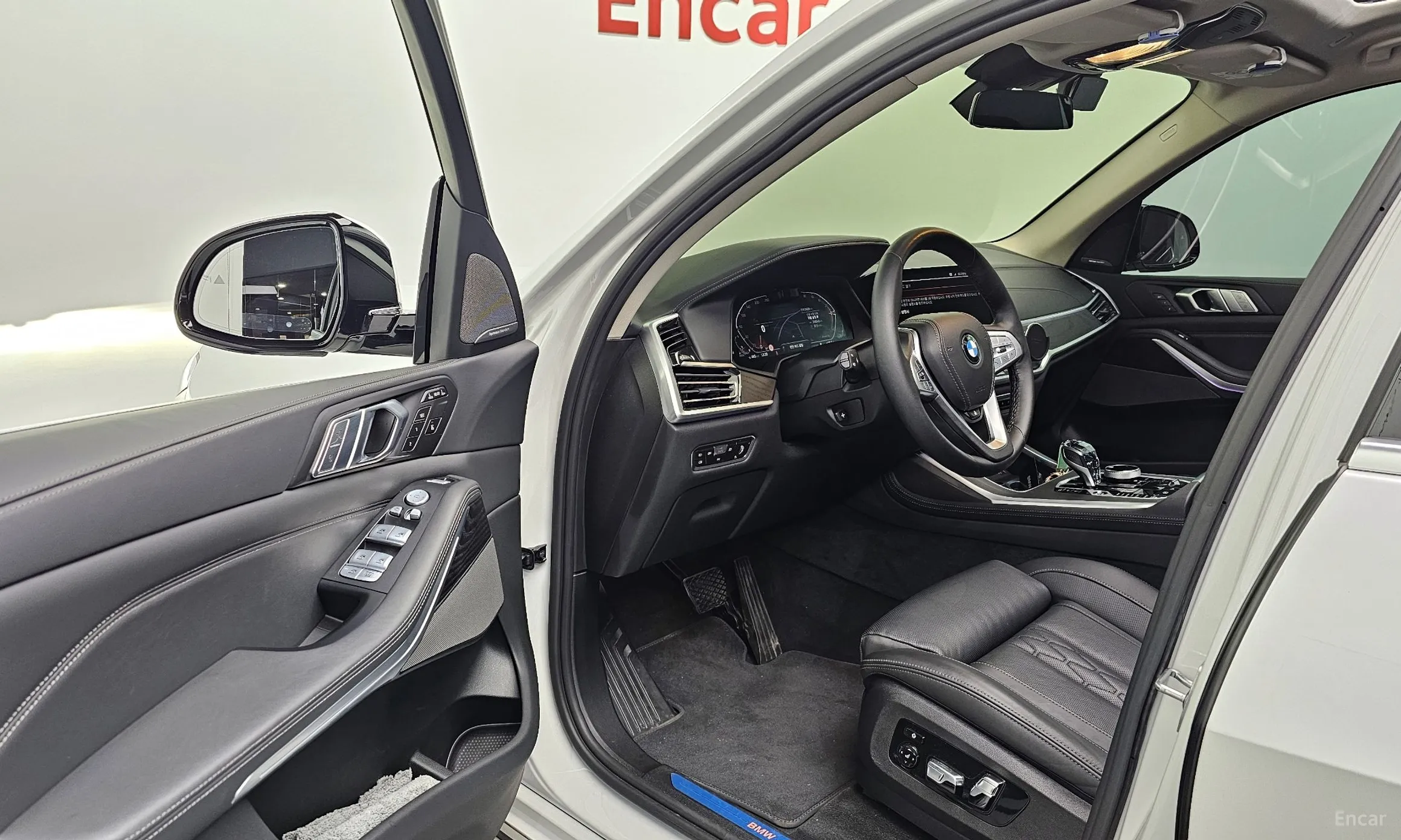 BMW X7 (G07) превью 10