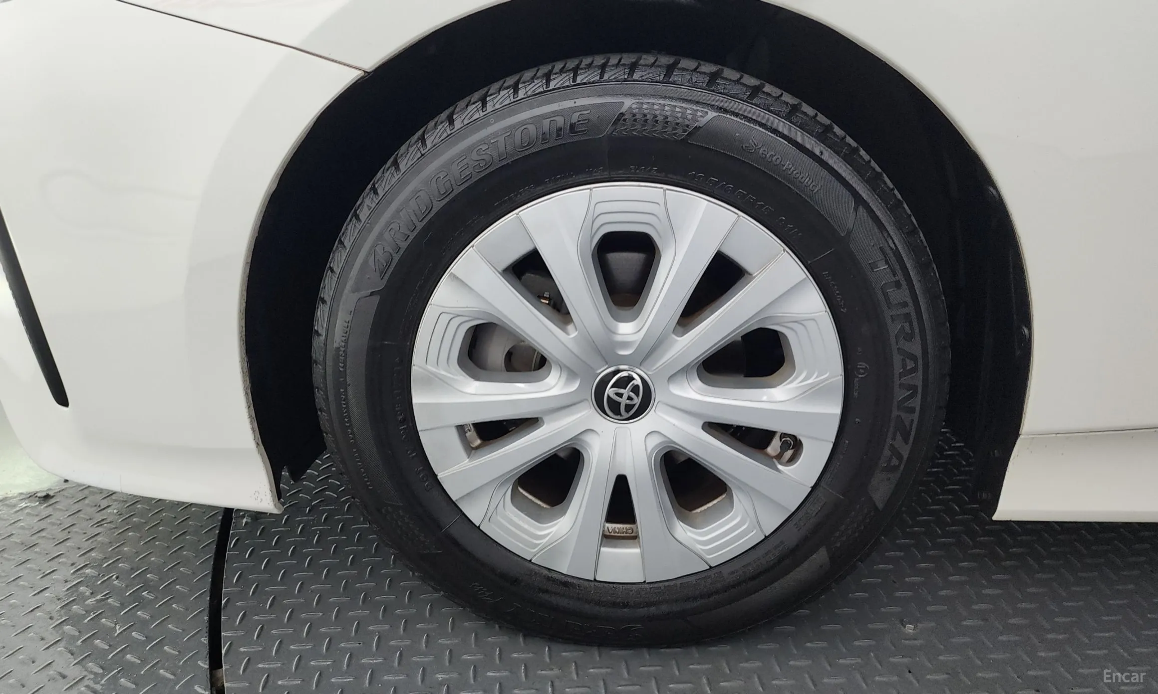 Toyota Prius 4th Generation превью 5