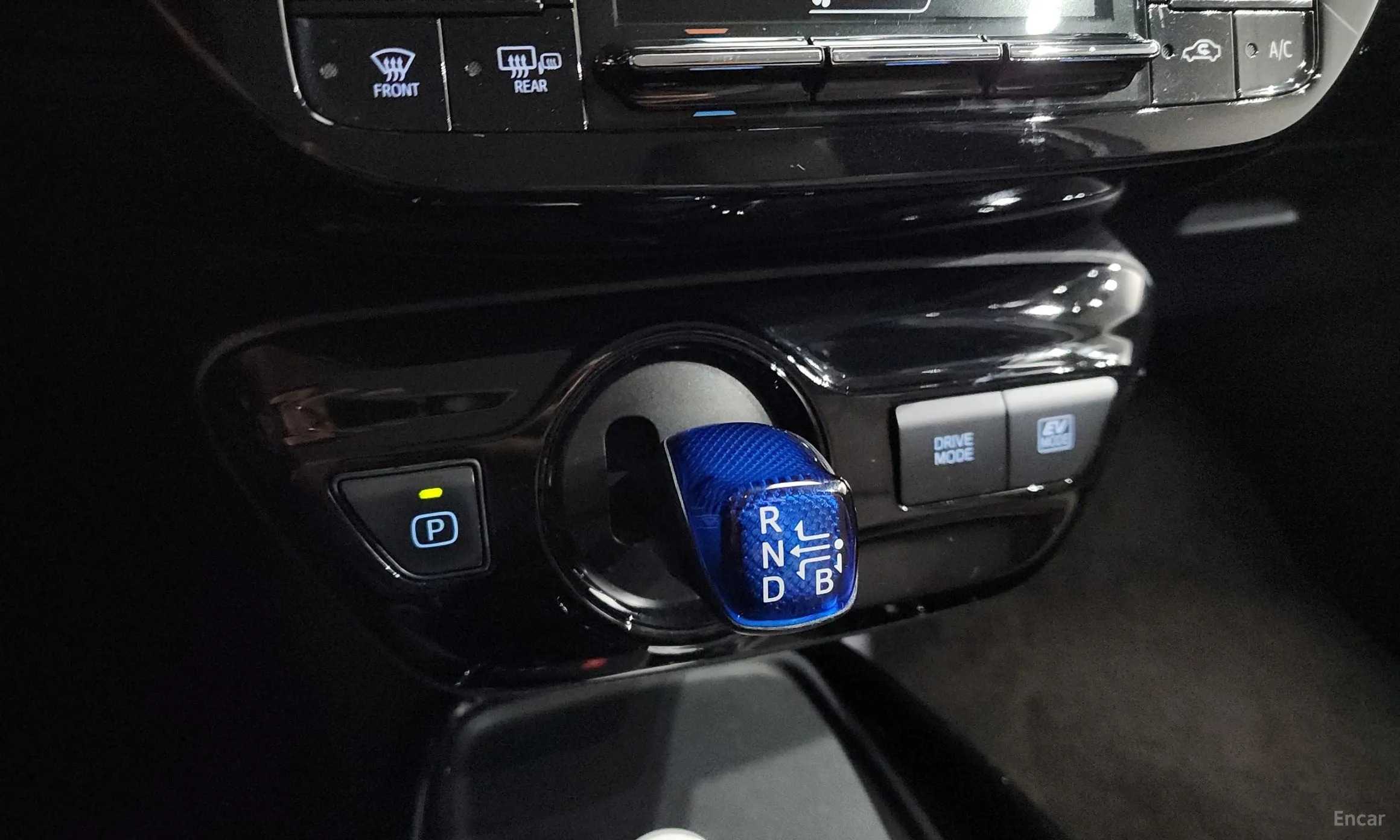 Toyota Prius 4th Generation превью 9