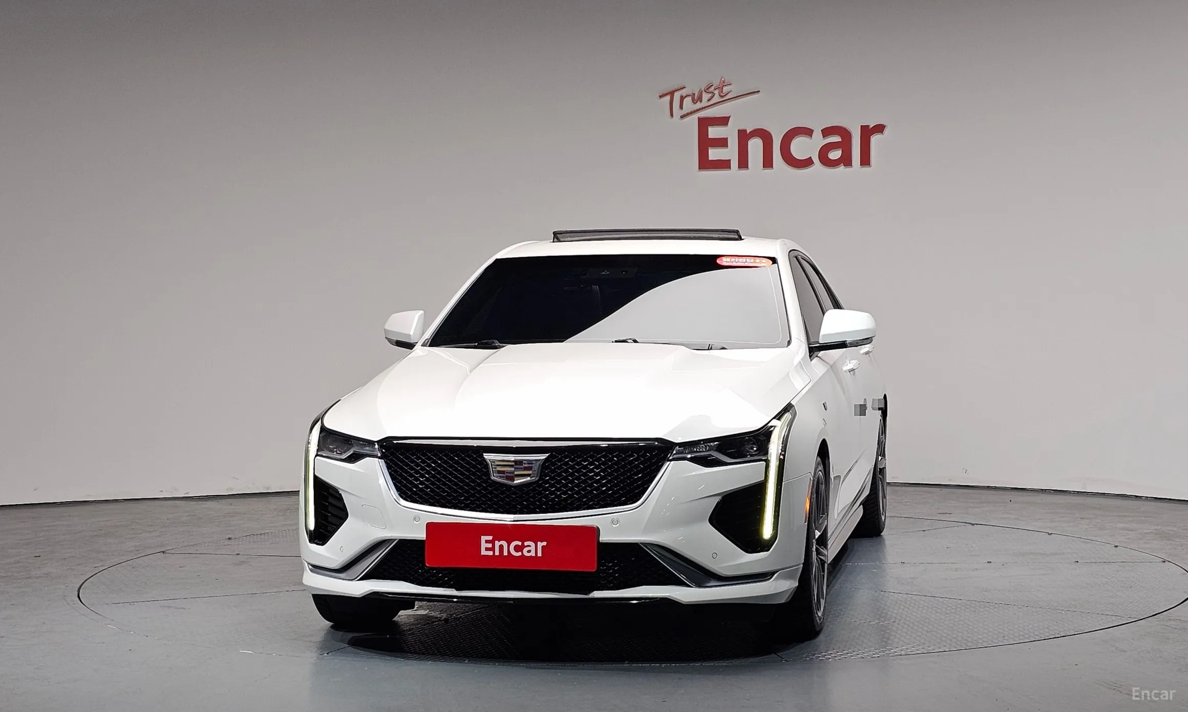 Cadillac CT4 превью 3