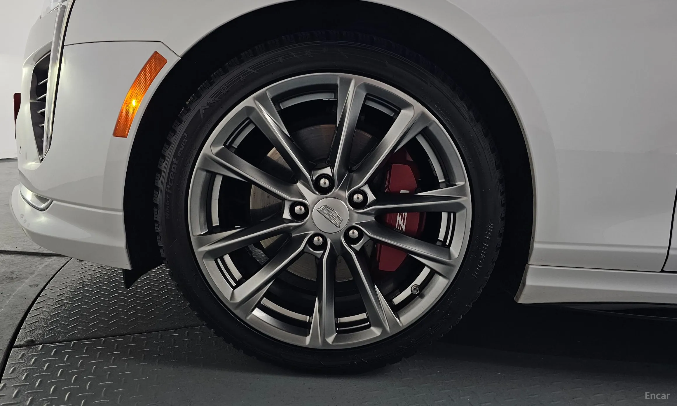 Cadillac CT4 превью 5