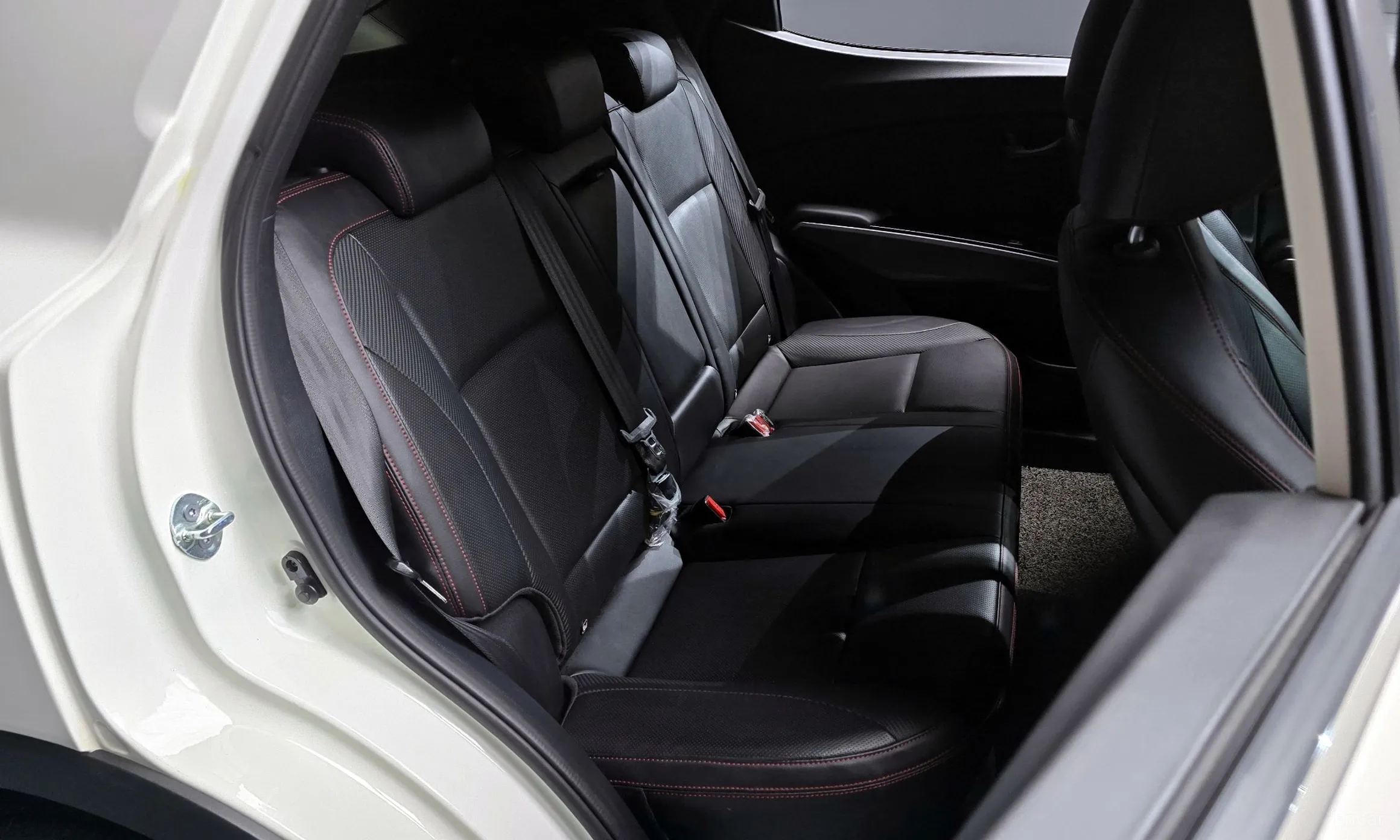 KG Mobility (SsangYong) Berry New Tivoli превью 11