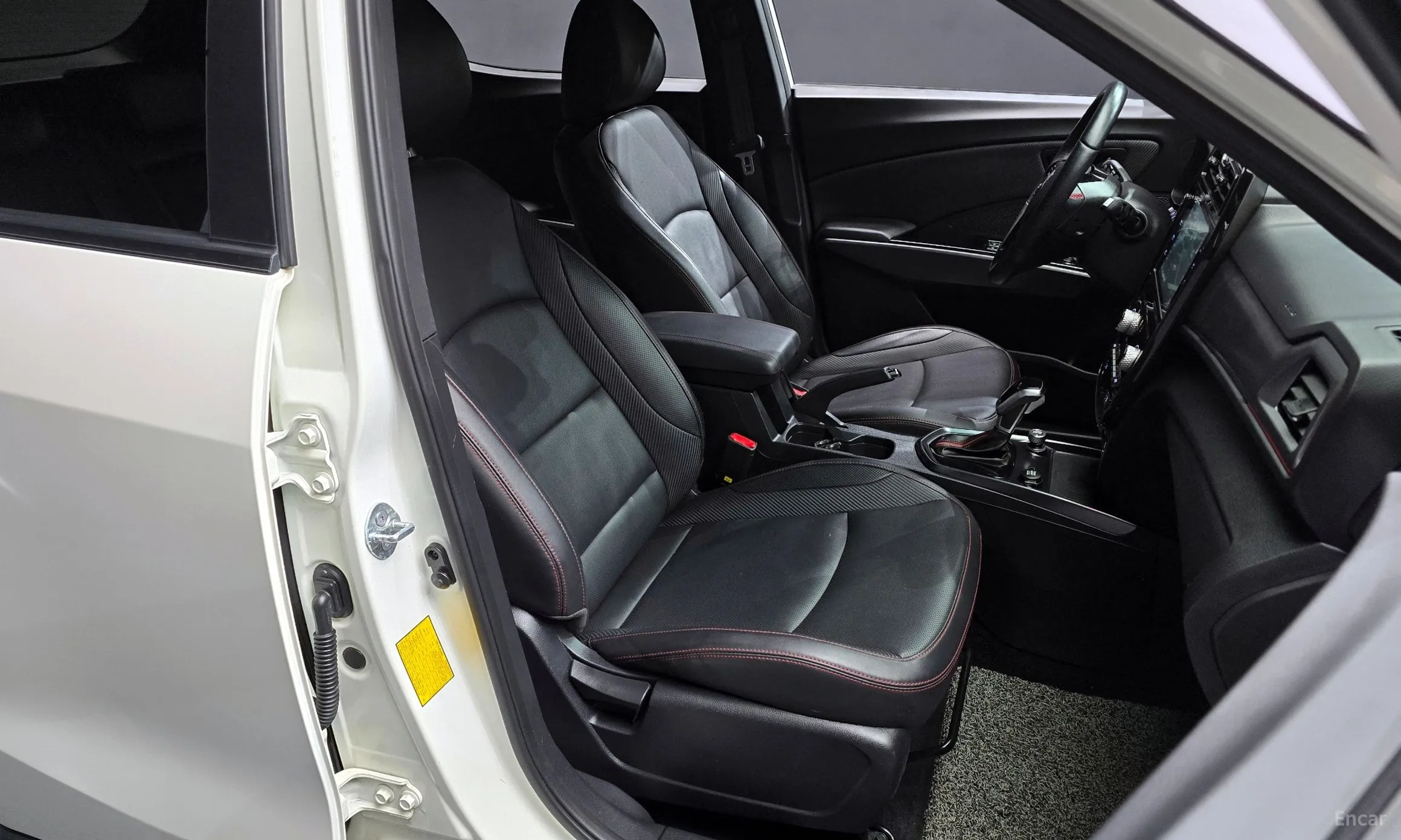 KG Mobility (SsangYong) Berry New Tivoli превью 12