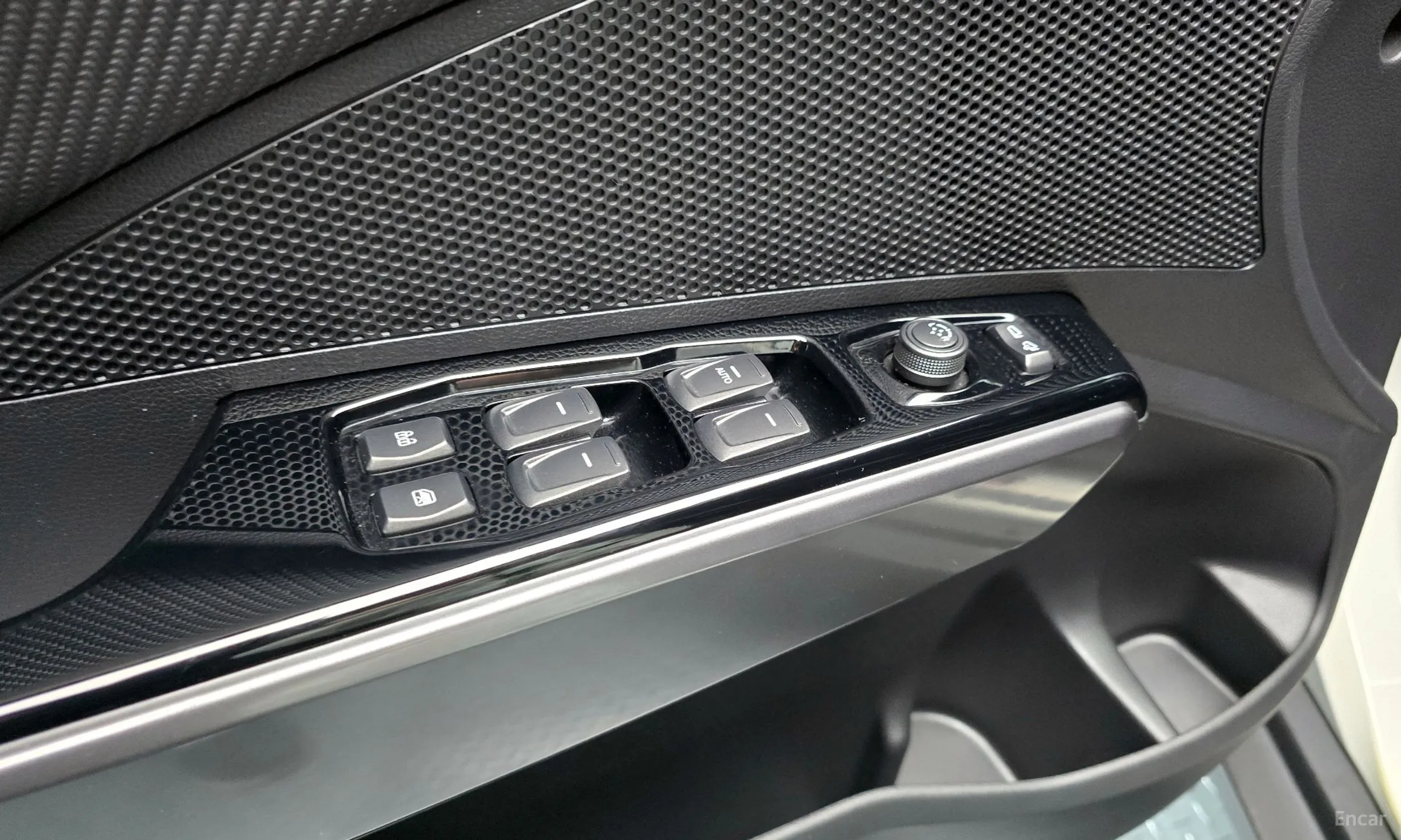 KG Mobility (SsangYong) Berry New Tivoli превью 18