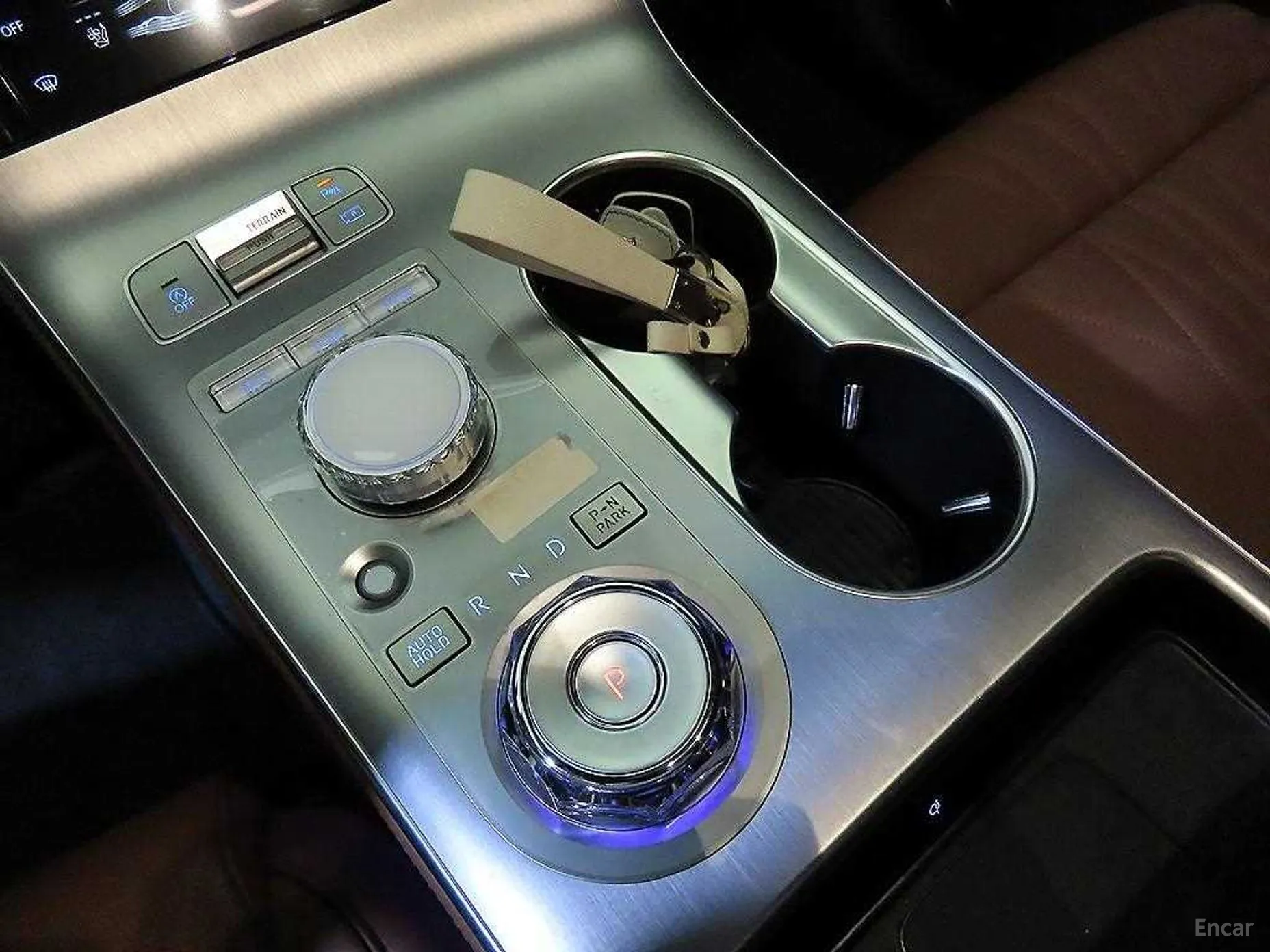 Genesis GV70 превью 12