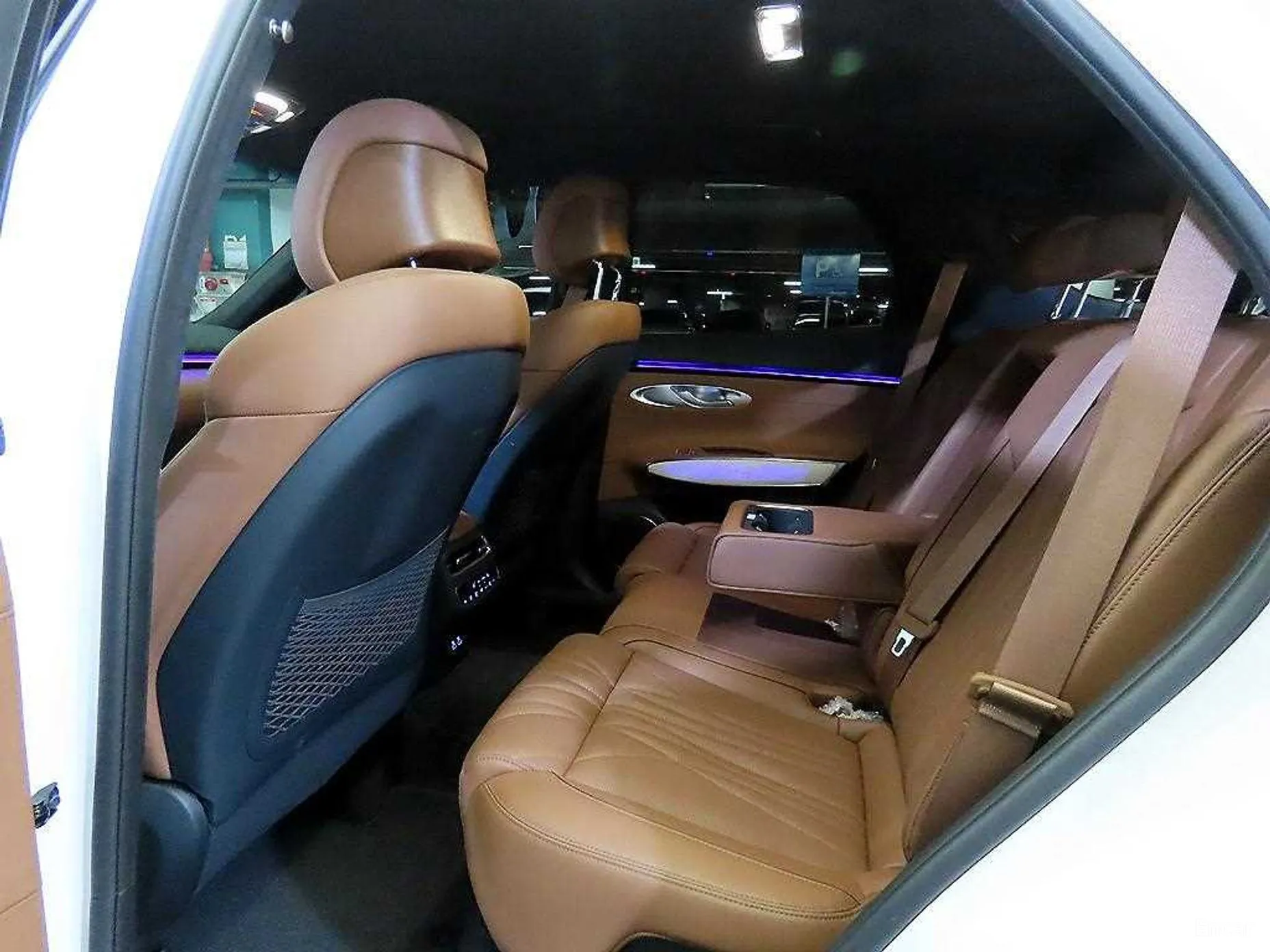Genesis GV70 превью 7