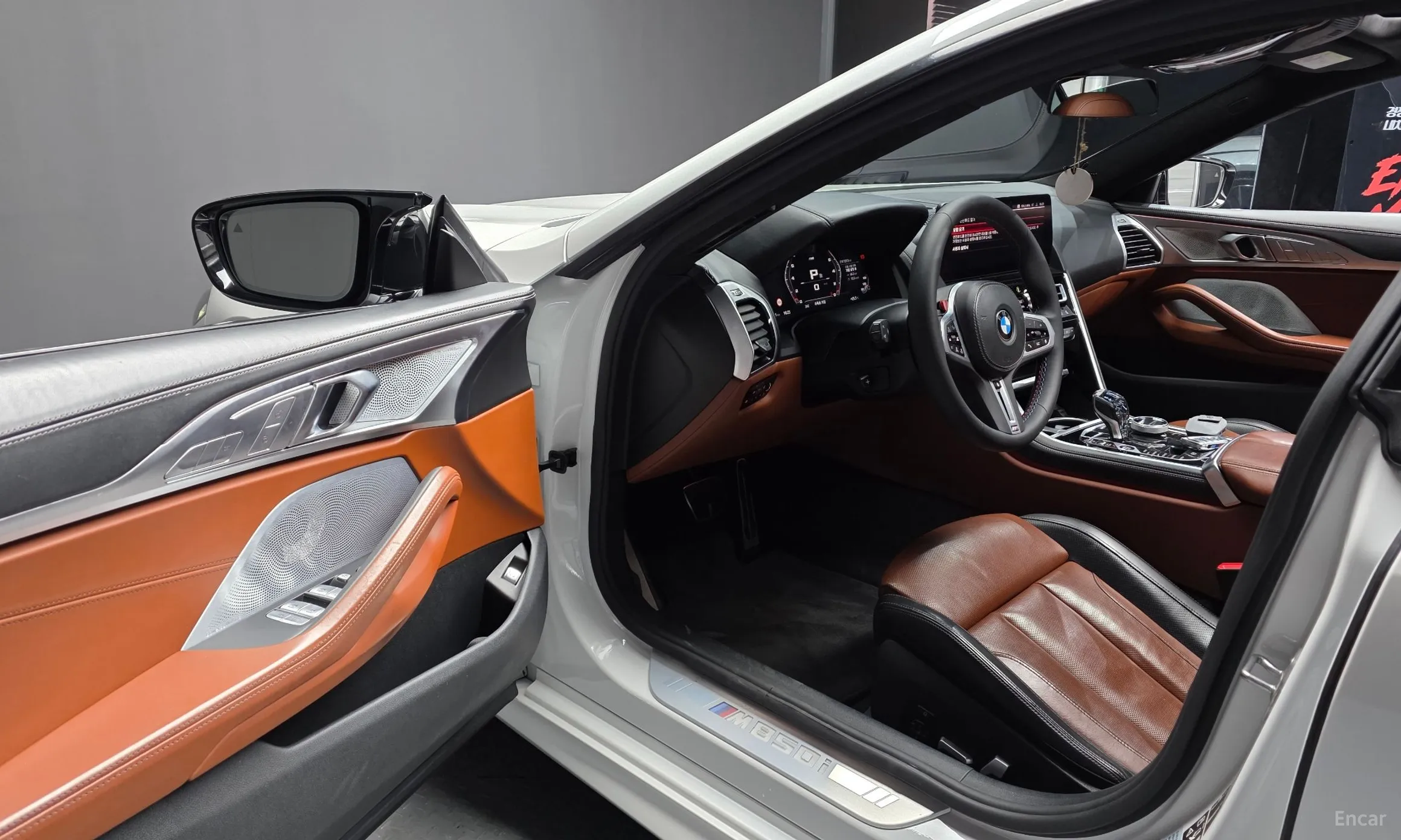 BMW 8-series (G15) превью 10