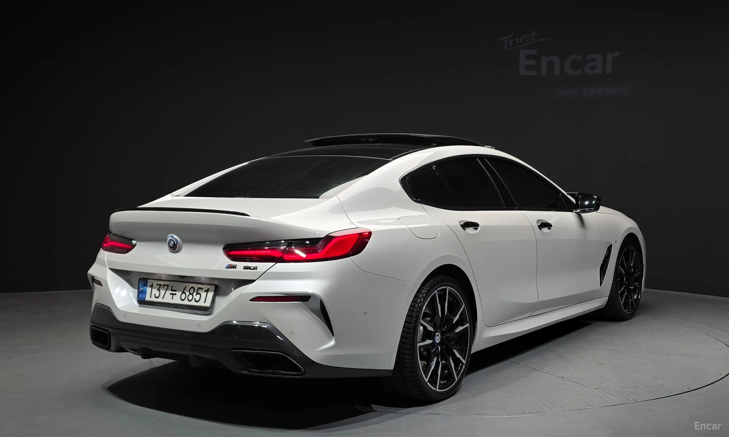 BMW 8-series (G15)