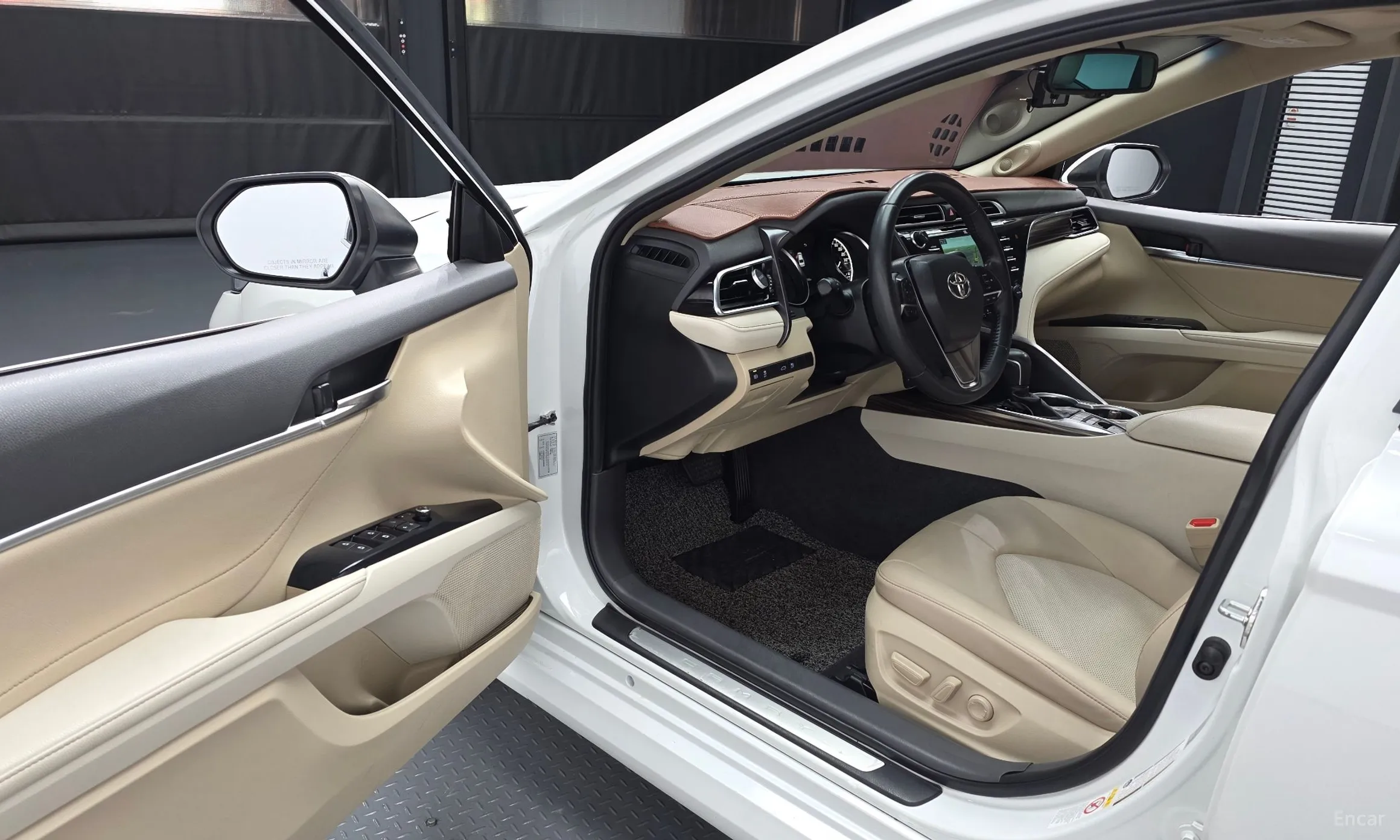 Toyota Camry (XV70) превью 10