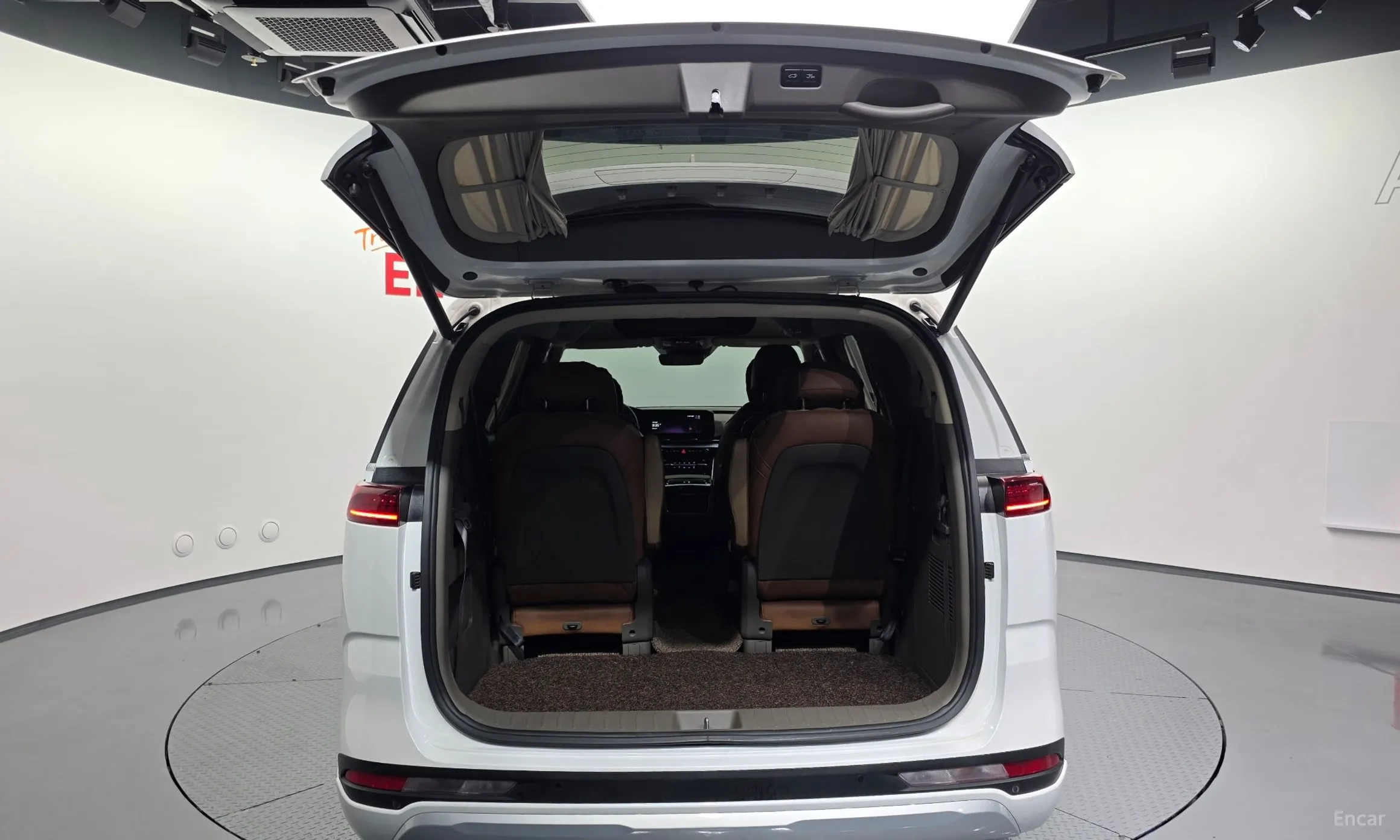 Kia Carnival Gen 4 превью 20