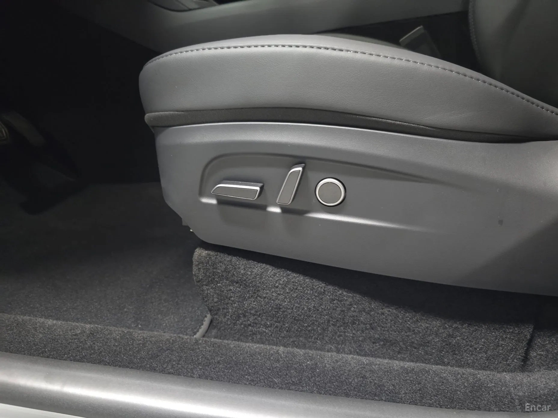 Tesla Model Y превью 13