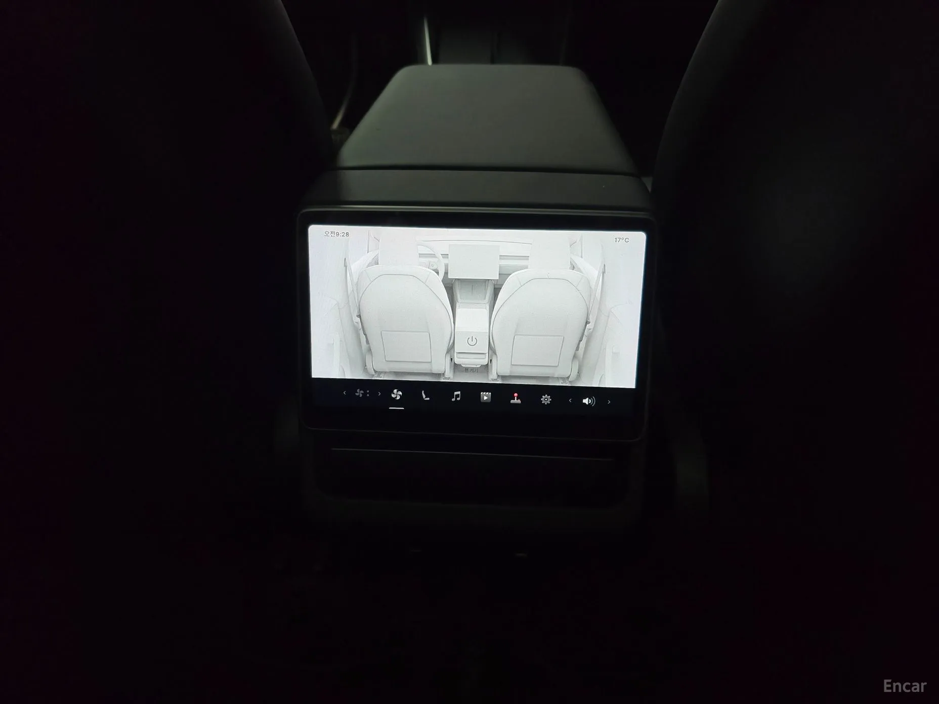 Tesla Model Y превью 14