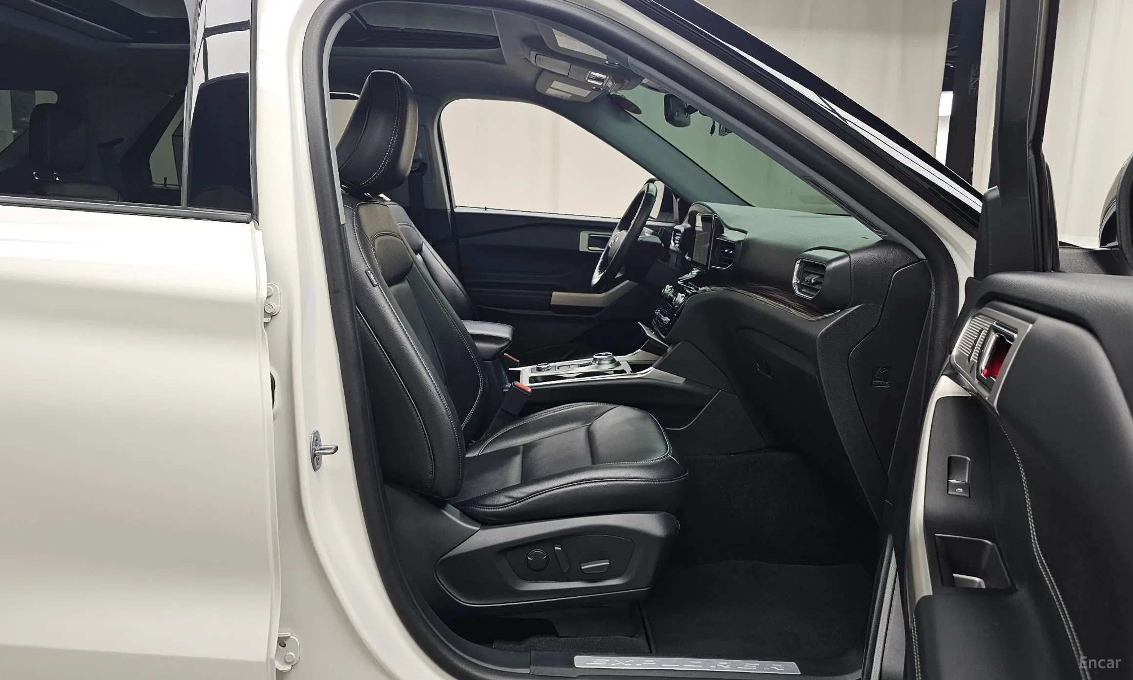 Ford Explorer 6th Generation превью 12