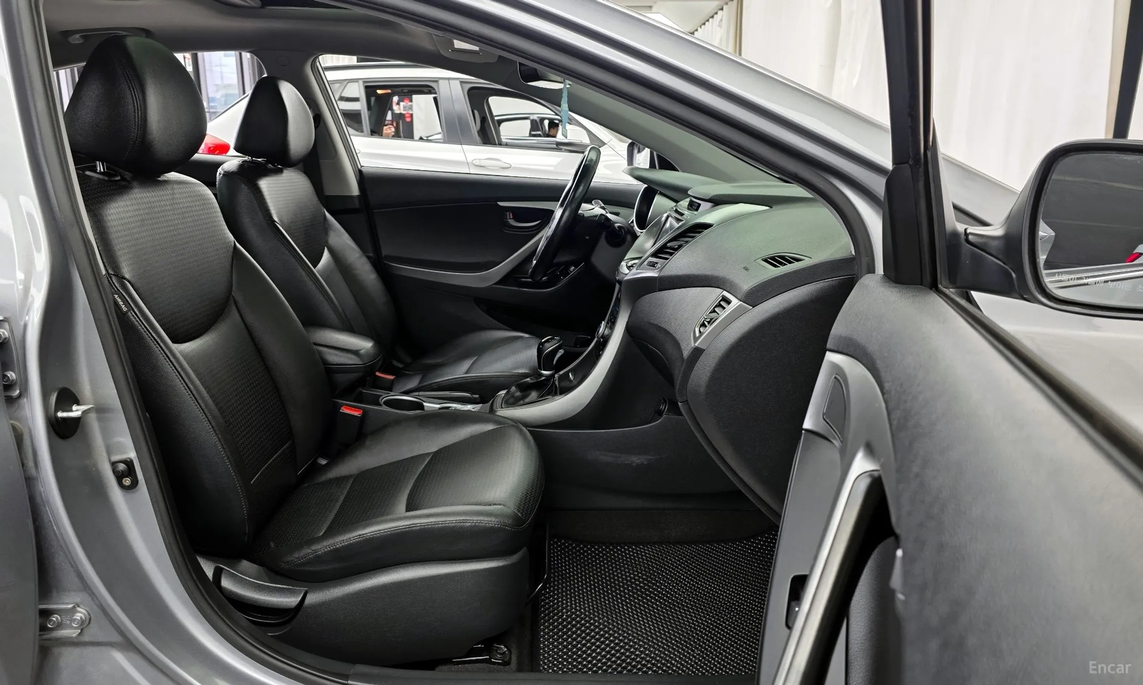 Hyundai Avante превью 11