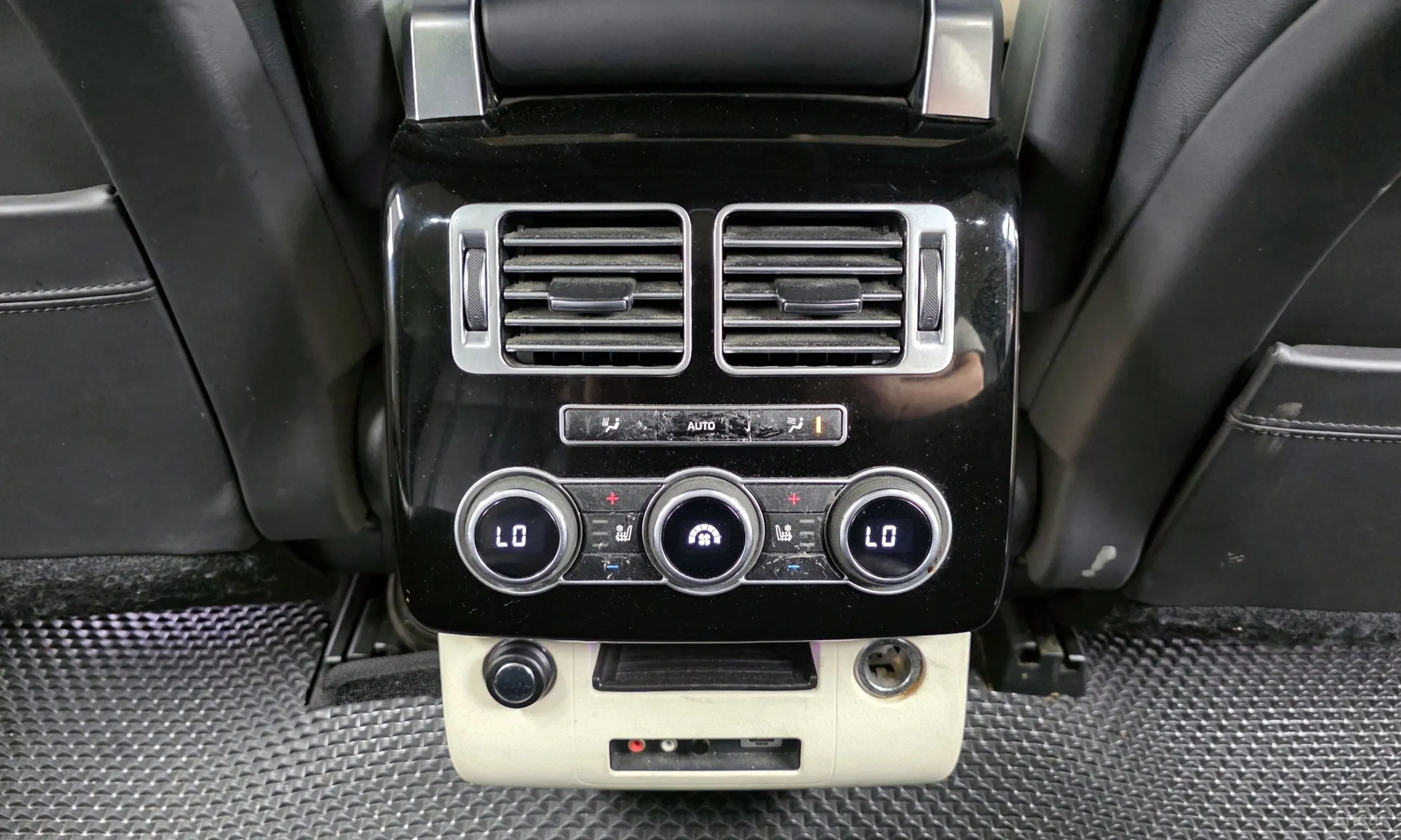 Land Rover Range Rover 4th Generation превью 18