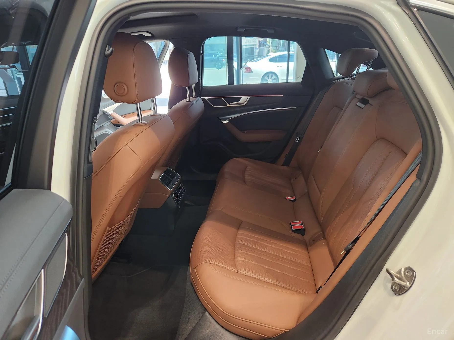 Audi A6 (C8) превью 20
